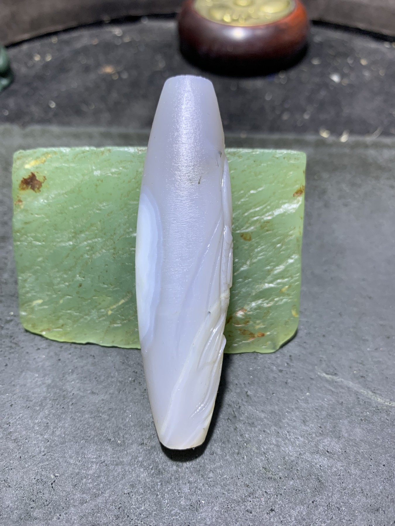 精美亚光高玉化巴西玛瑙手工俏色巧雕金鱼吊坠（把件）一个