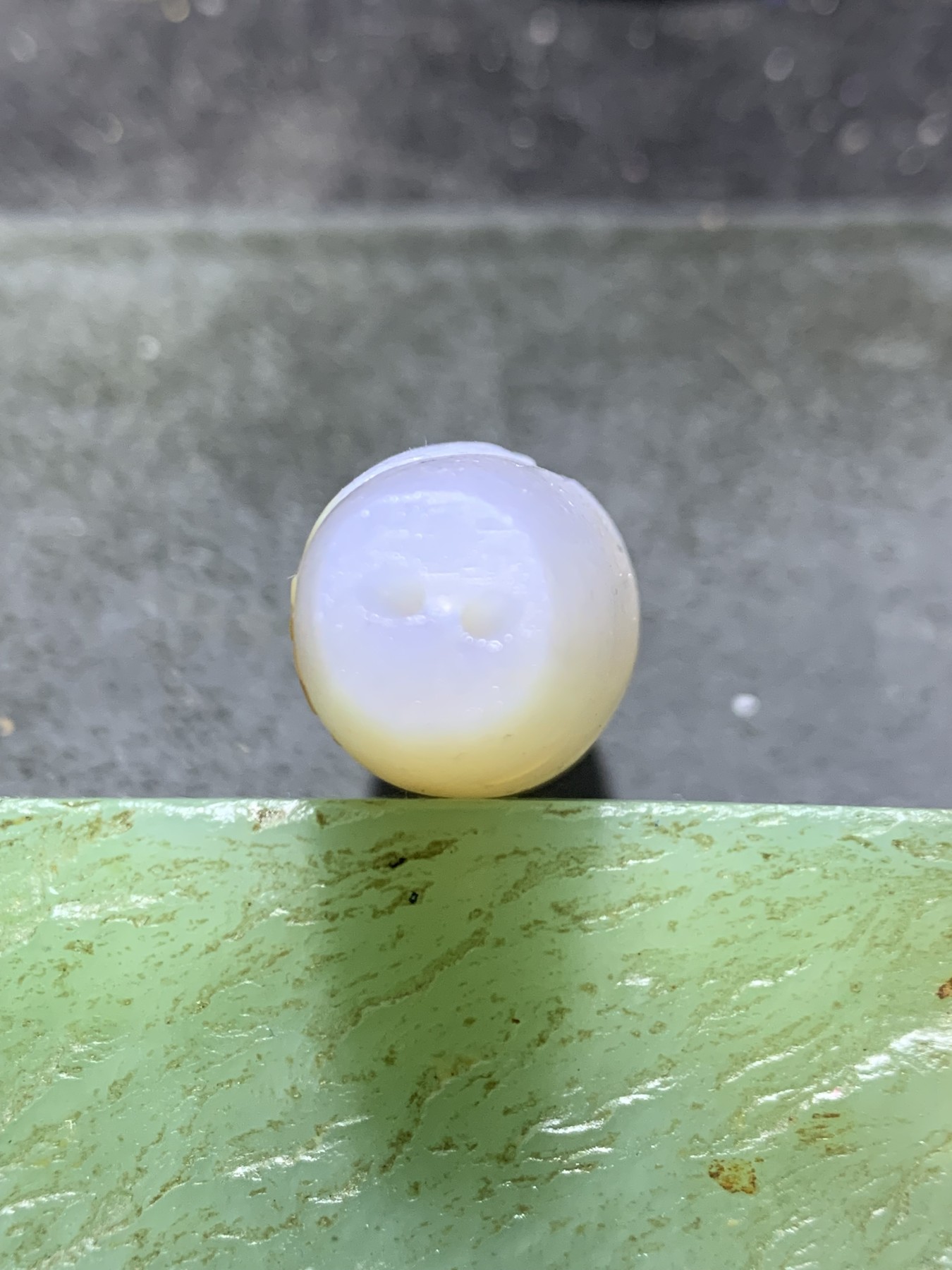 精美亚光高玉化巴西玛瑙手工俏色巧雕金鱼吊坠（把件）一个