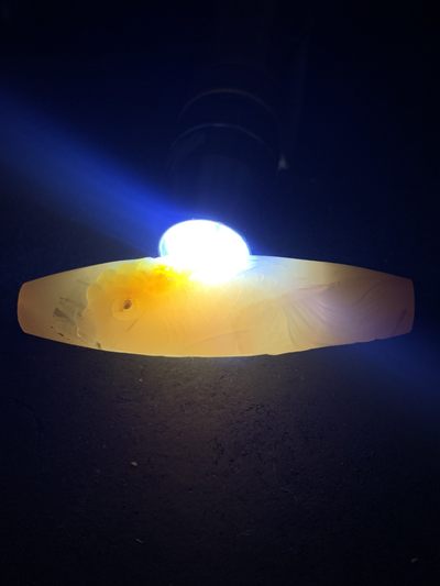 精美亚光高玉化巴西玛瑙手工俏色巧雕金鱼吊坠（把件）一个 精美亚光高玉化巴西玛瑙手工俏色巧雕金鱼吊坠（把件）一个