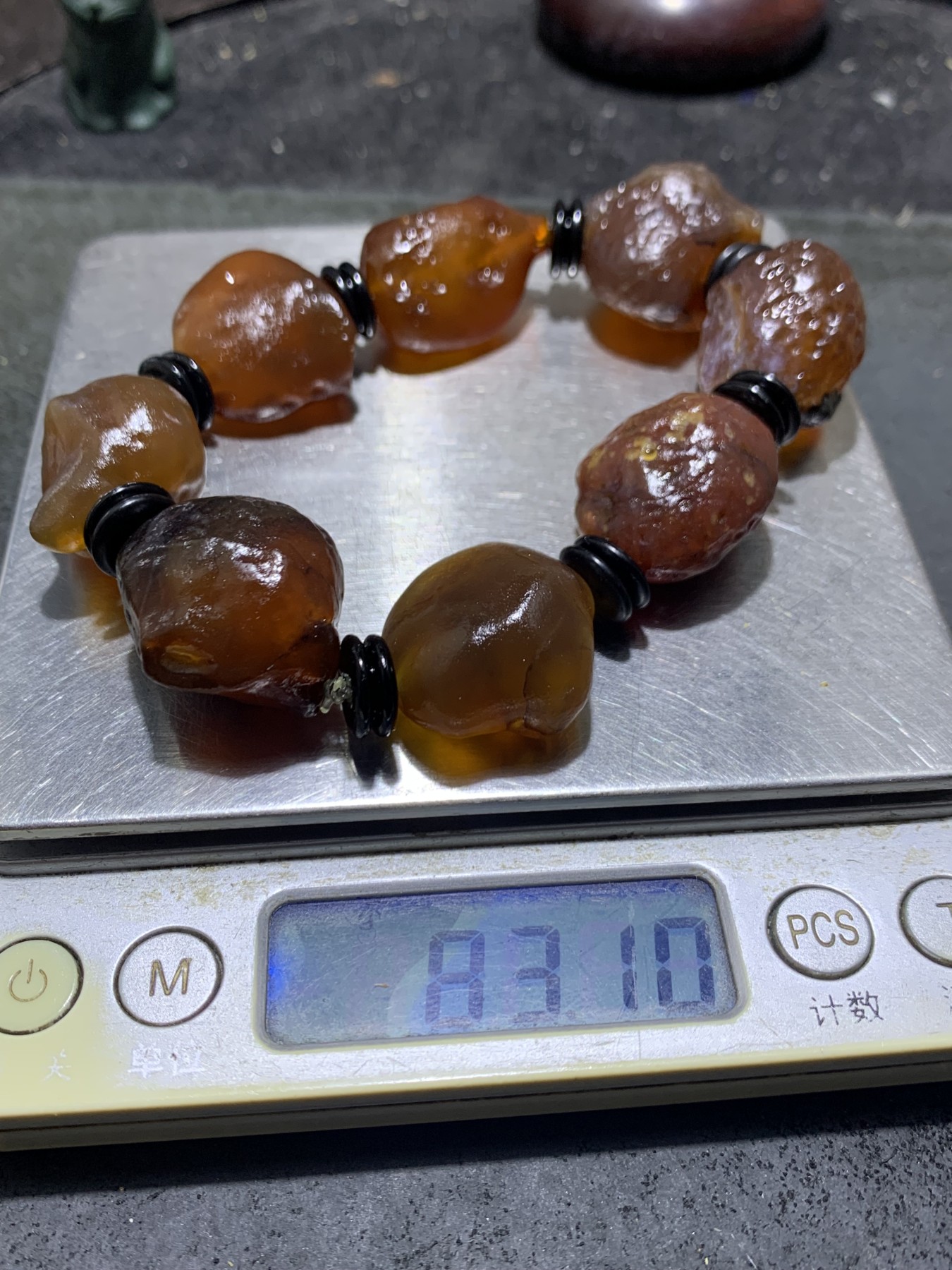放一条福利！精美天然戈壁酒红色玛瑙原石大手串一条，