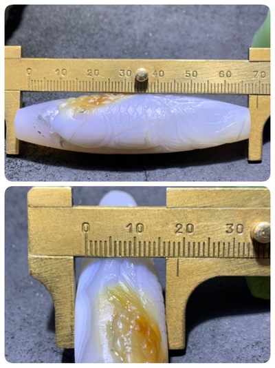 精美亚光高玉化巴西玛瑙手工俏色巧雕金鱼吊坠（把件）一个 精美亚光高玉化巴西玛瑙手工俏色巧雕金鱼吊坠（把件）一个