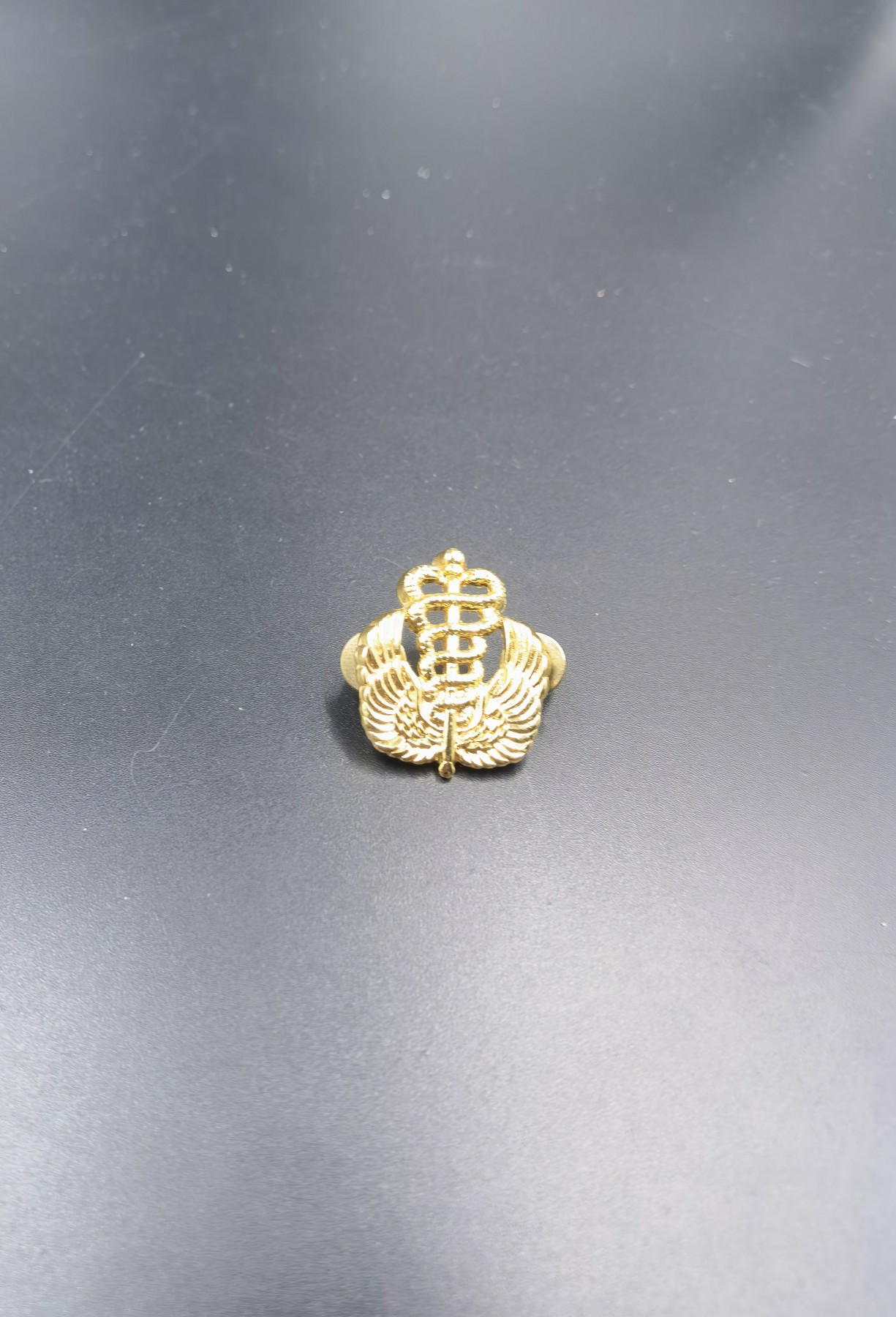 全场0起！0押金拍卖！大陆勋赏俱乐部第十一期拍卖 韩国军医兵种符号（早期铜制）