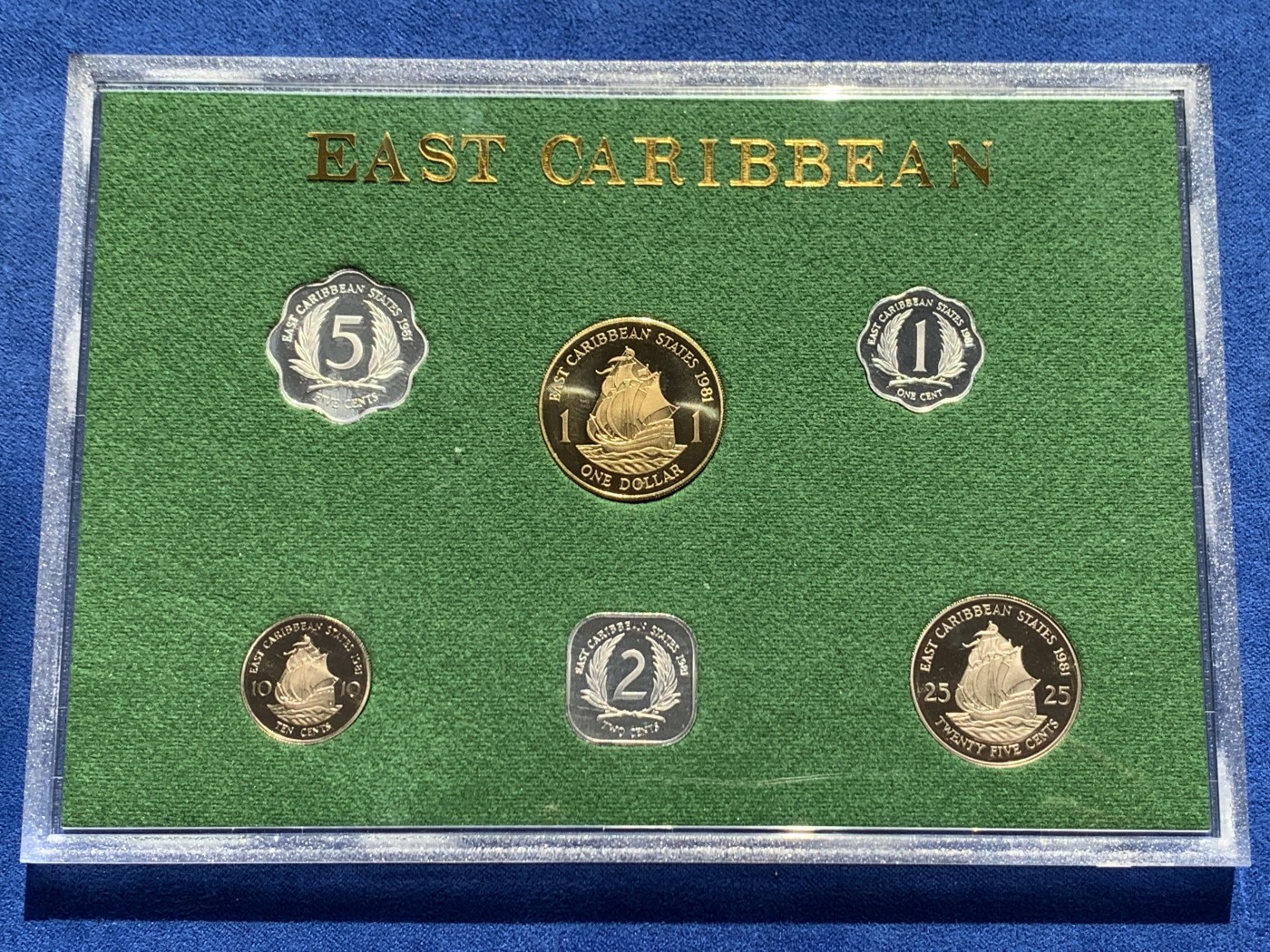 《竞宝斋》第243场-周日，周一 新年开场 (全场包邮) 1981年东加勒比6枚精制套币，英国皇家造币厂出品，原包装，带证书，好状态。