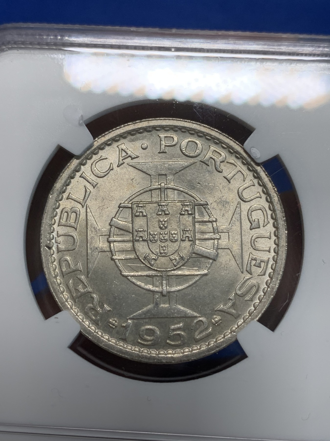 《竞宝斋》第243场-周日，周一 新年开场 (全场包邮) NGC MS64 澳门1952年5元银币