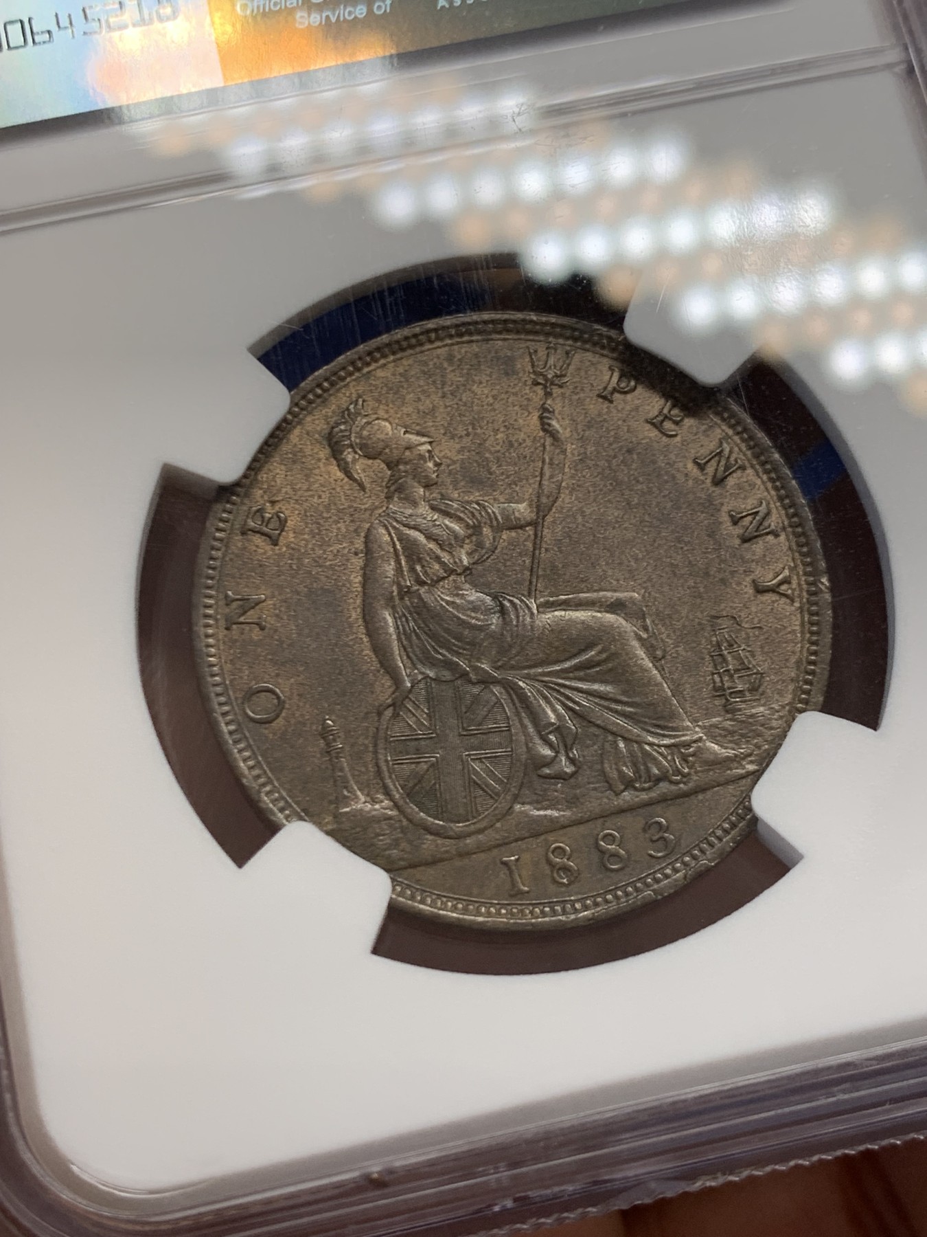 《竞宝斋》第243场-周日，周一 新年开场 (全场包邮) NGC MS62BN 英国1883年维多利亚中年头像1便士铜币