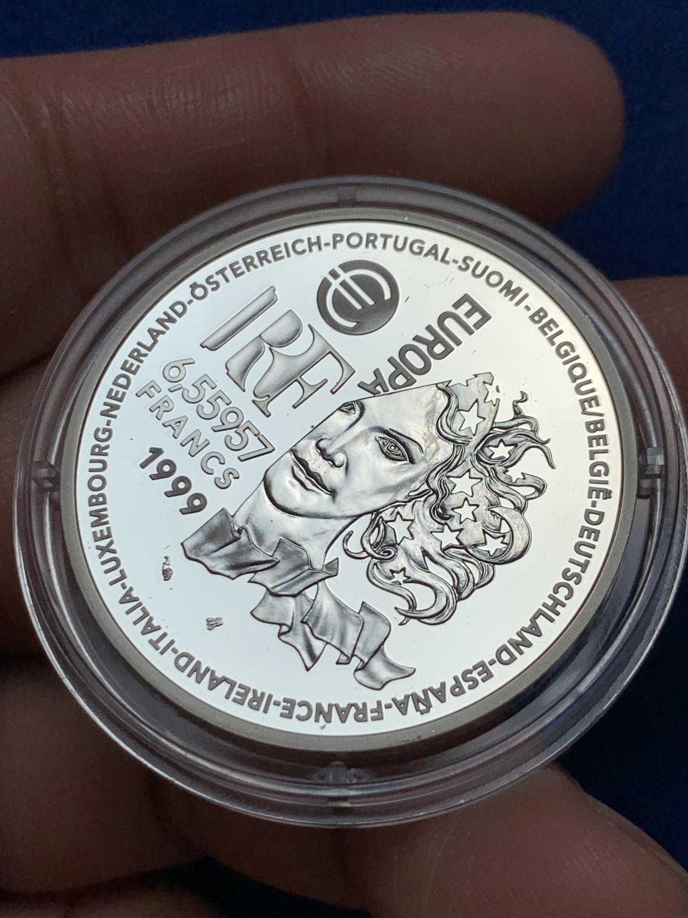 《竞宝斋》第243场-周日，周一 新年开场 (全场包邮) 1999年法国6.55957法郎精制银币 罗马艺术主题 ART ROMAN 品相近乎完美 22.2克 37mm