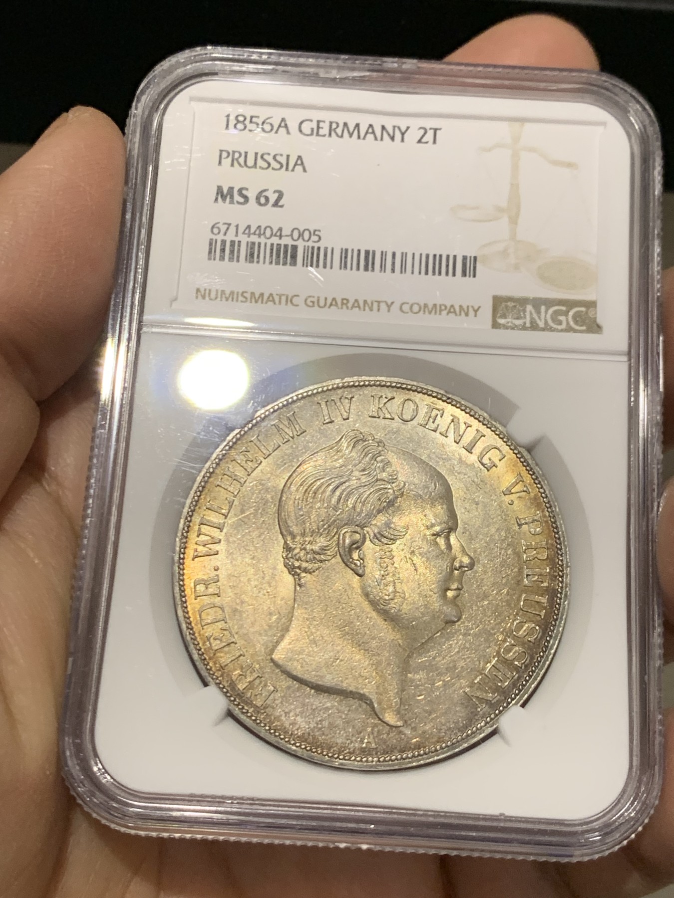 《竞宝斋》第243场-周日，周一 新年开场 (全场包邮) NGC MS62 德国 1856 普鲁士 洋葱头 2泰勒 大银币 PL底板 淡金转光 高等级状态 值得收藏