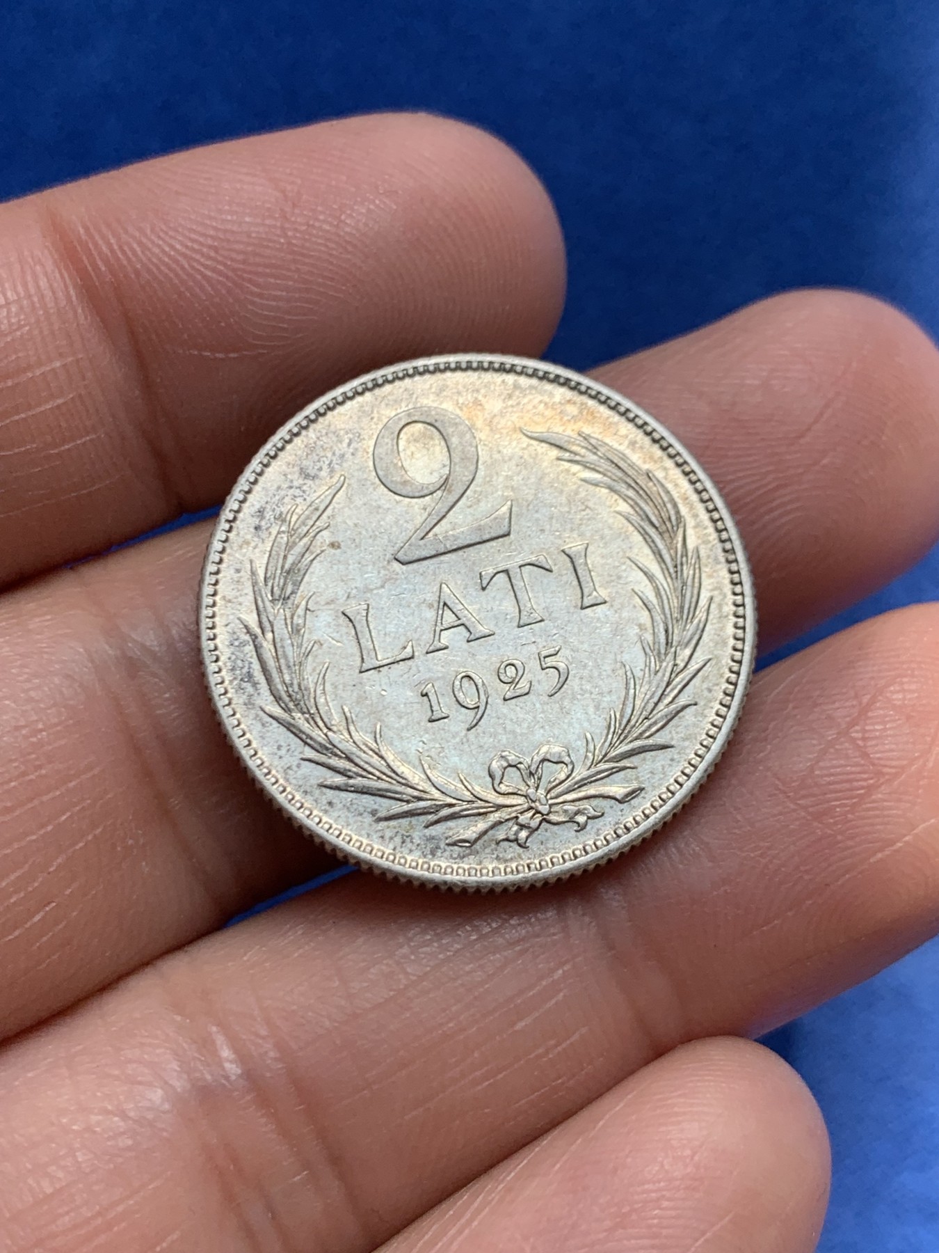 《竞宝斋》第243场-周日，周一 新年开场 (全场包邮) 两枚一组 利比里亚1元1968年克朗币+拉脱维亚1925年2拉特银币，原光