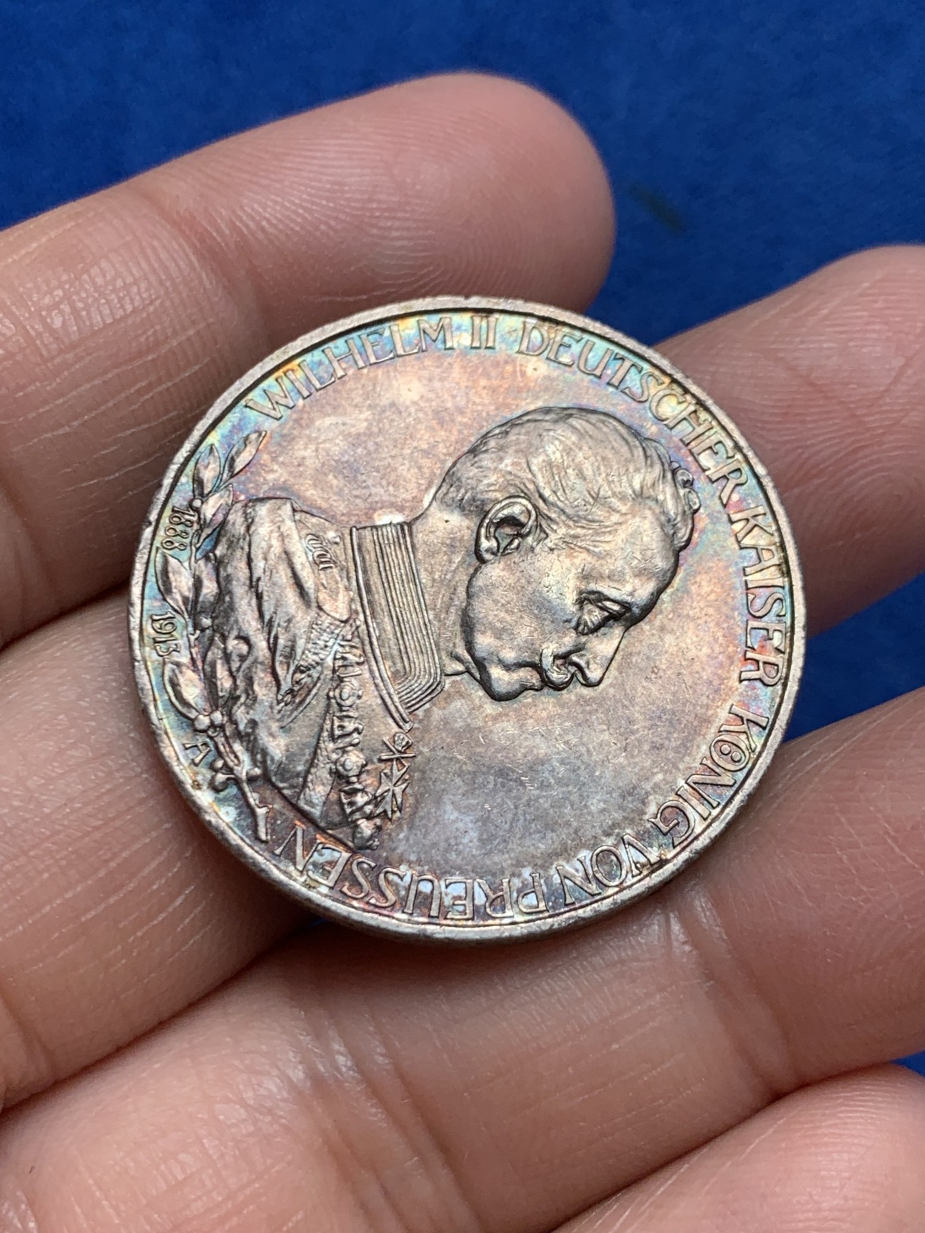 《竞宝斋》第243场-周日，周一 新年开场 (全场包邮) 德国 1913年 威廉二世3马克 银币 转光明显 五彩包浆