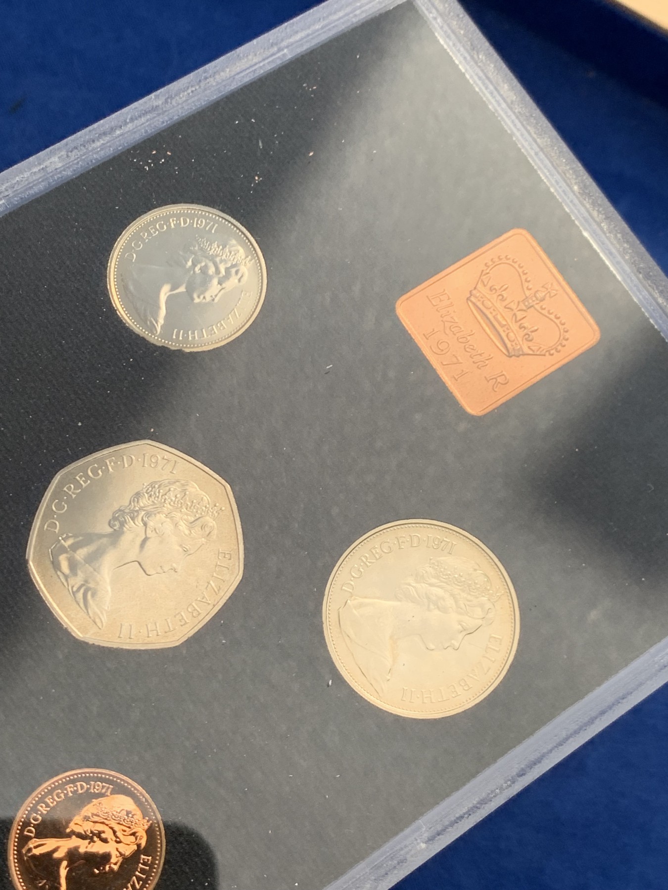 《竞宝斋》第243场-周日，周一 新年开场 (全场包邮) 两套一组 1970年+1971年英国精制套币 十二进制关门/十进制开门套 见证英系钱币的历史变革