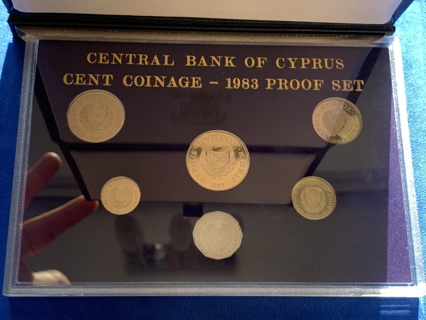 《竞宝斋》第243场-周日，周一 新年开场 (全场包邮) 塞浦路斯1983精制6枚套，英国皇家造币厂出品，原包装，好状态