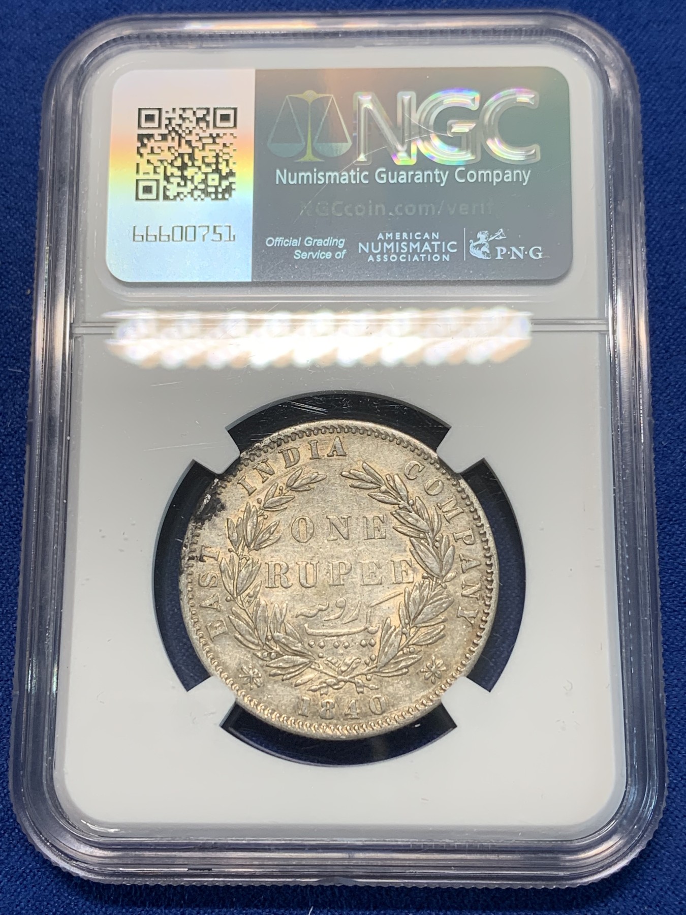 《竞宝斋》第243场-周日，周一 新年开场 (全场包邮) NGC AUD 英属印度1840年维多利亚女王双辫版1卢比银币