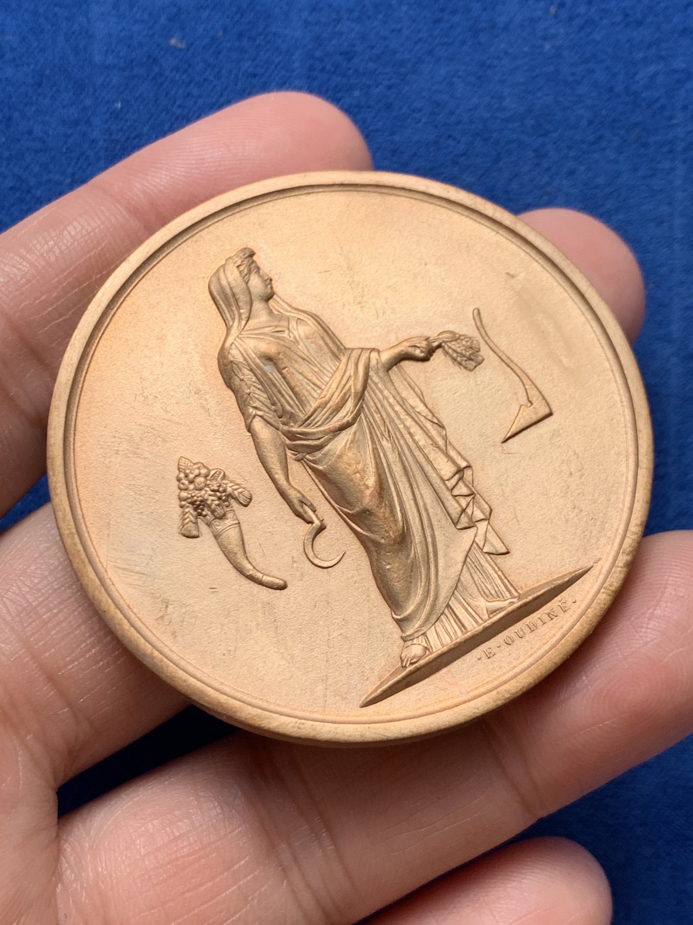 《竞宝斋》第243场-周日，周一 新年开场 (全场包邮) 法国1859农业女神铜章 边铭丰饶角+BRONZE 保存不错品相佳 60.2克 50.8mm