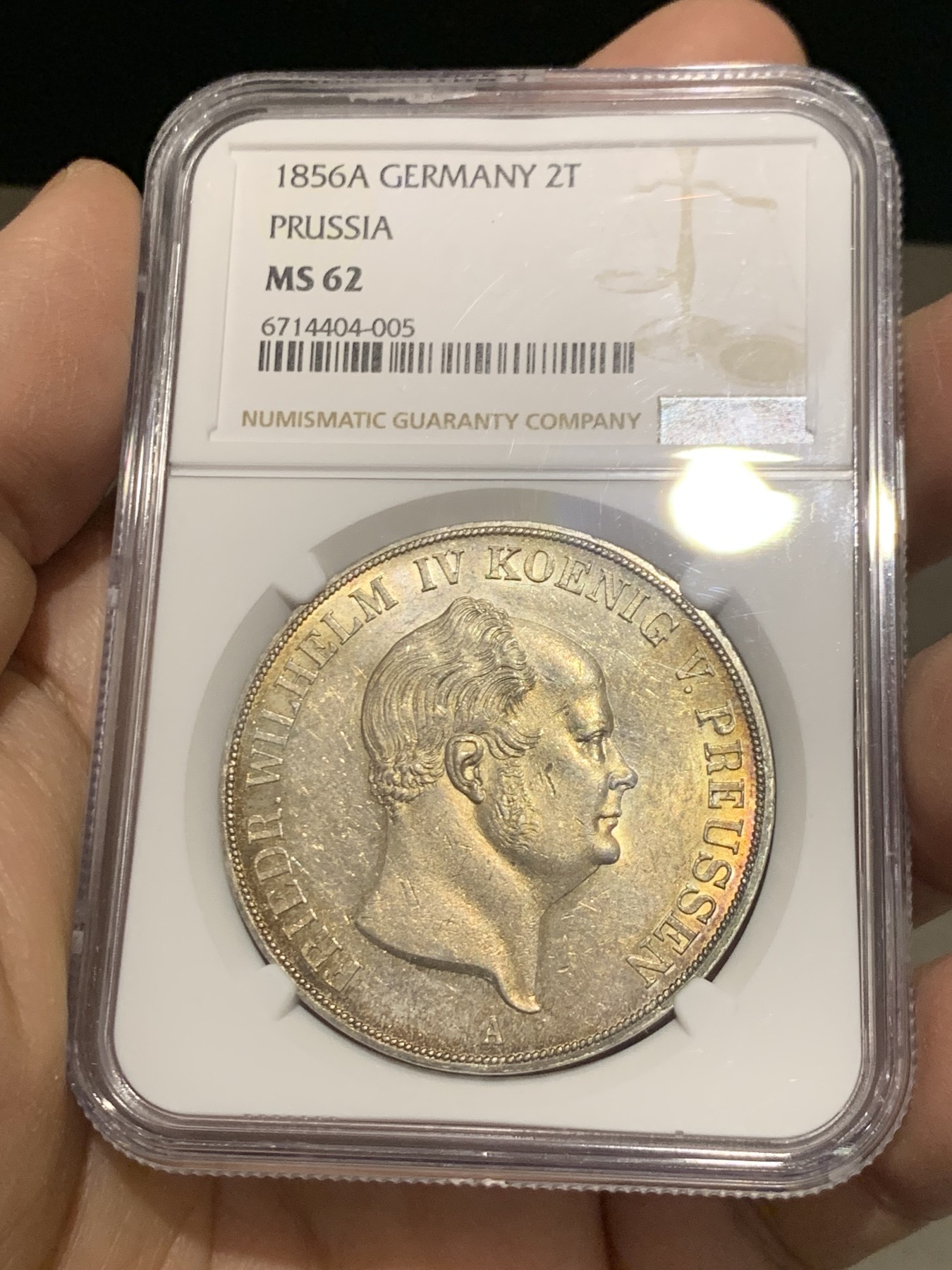 《竞宝斋》第243场-周日，周一 新年开场 (全场包邮) NGC MS62 德国 1856 普鲁士 洋葱头 2泰勒 大银币 PL底板 淡金转光 高等级状态 值得收藏
