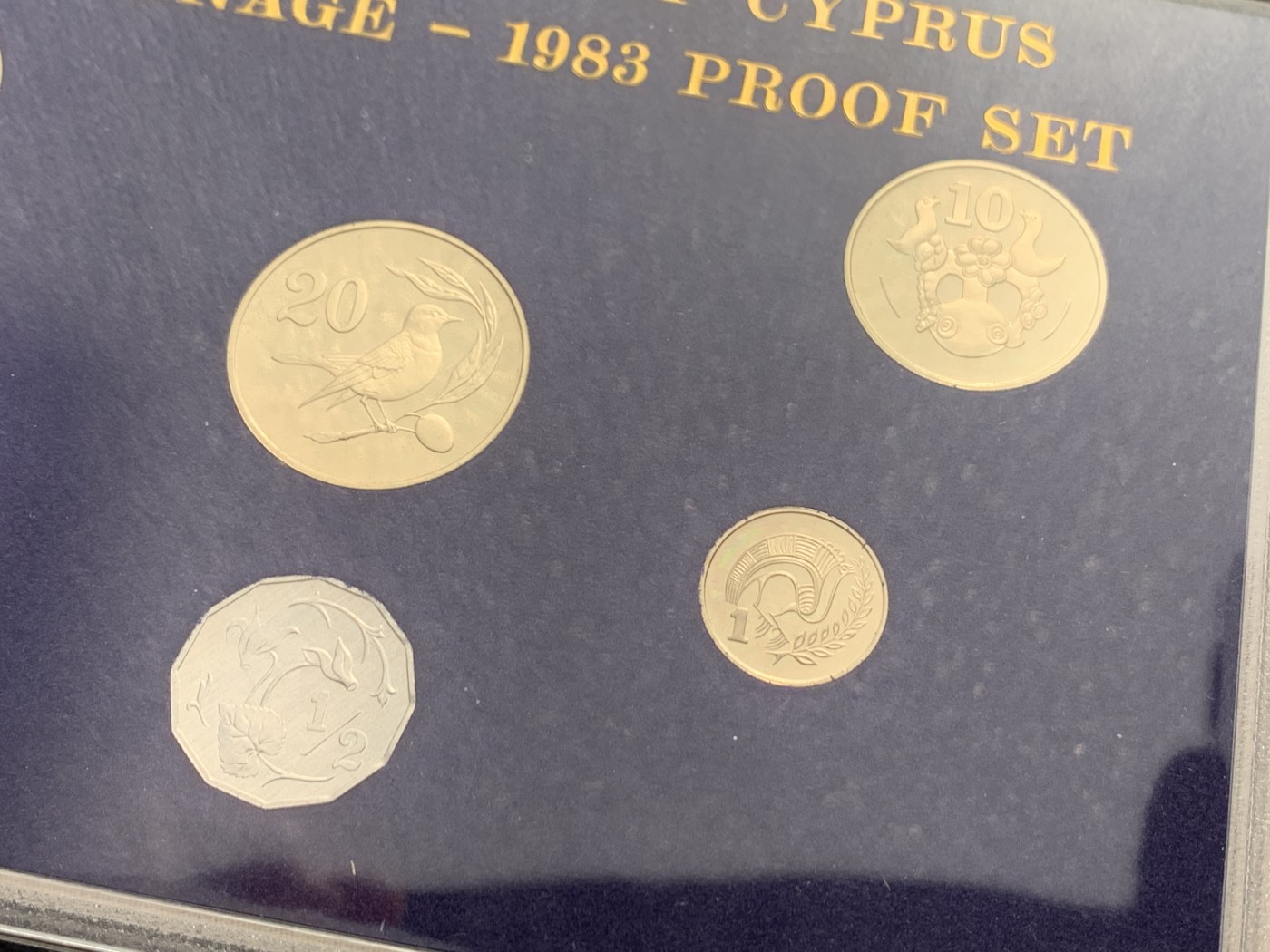 《竞宝斋》第243场-周日，周一 新年开场 (全场包邮) 塞浦路斯1983精制6枚套，英国皇家造币厂出品，原包装，好状态