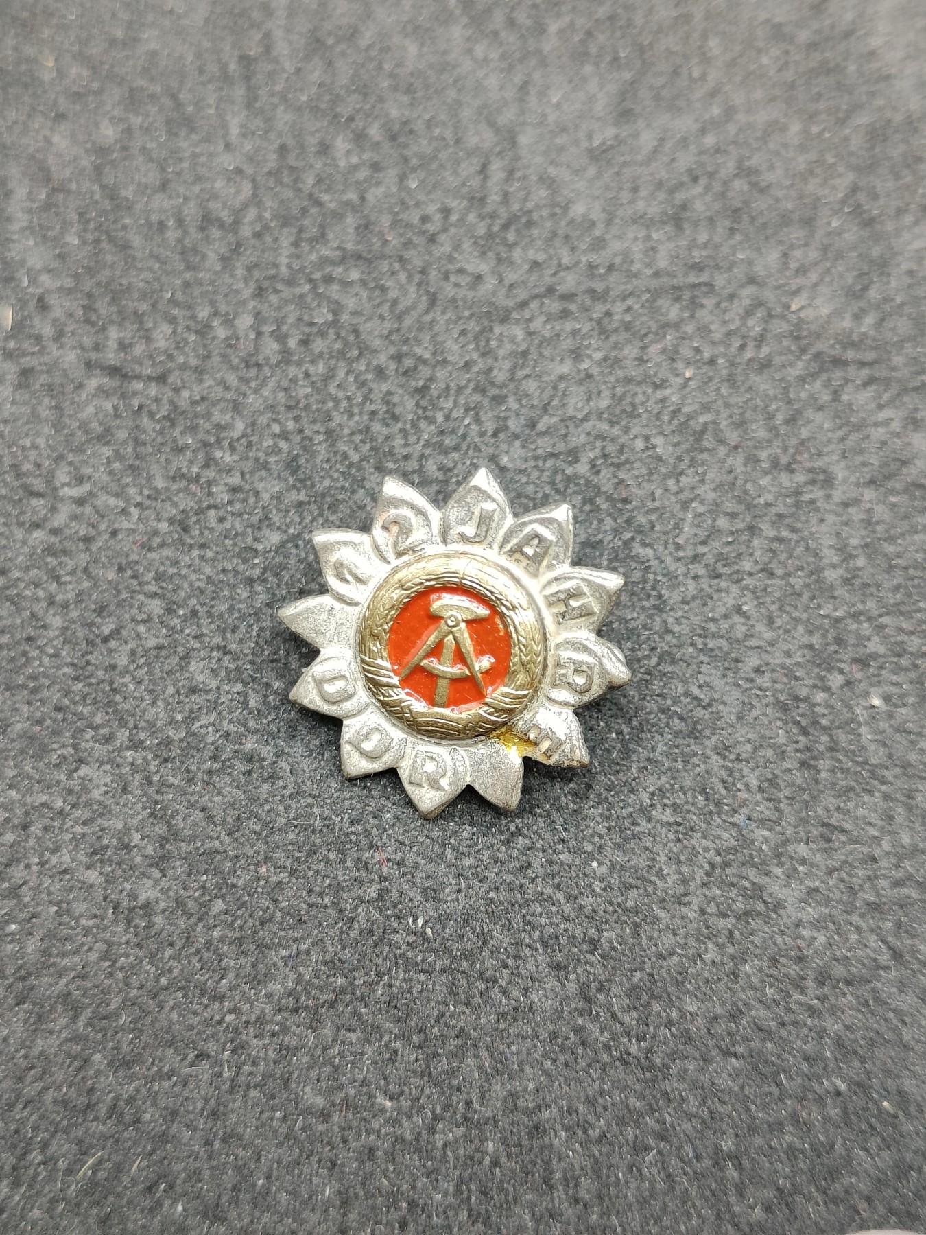 全场0元起拍 第136期 咸鱼国勋章拍卖专场 3月6日（周三）下午6：00开始 东德建国12年纪念章