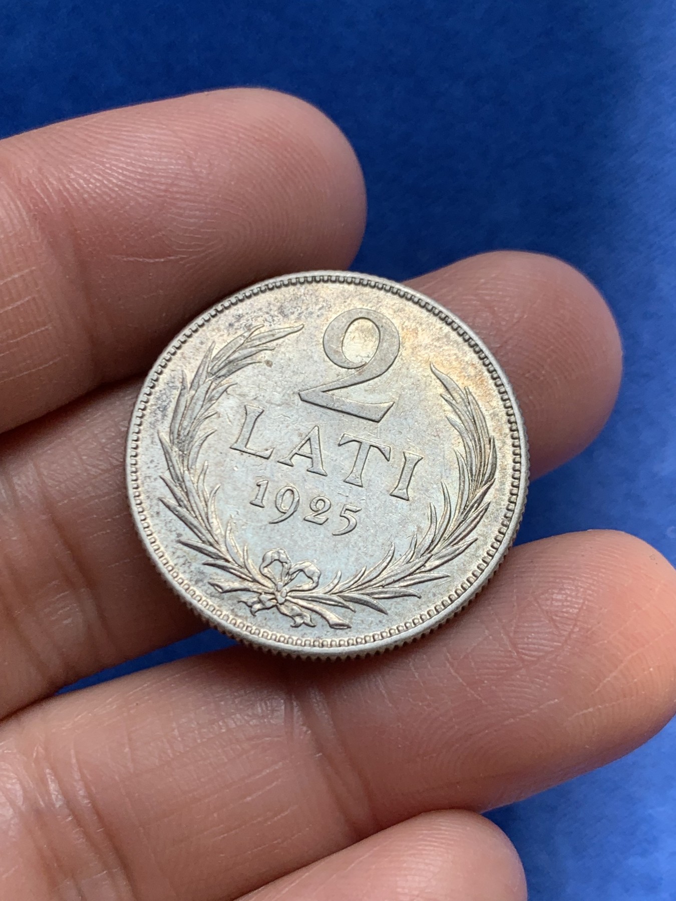 《竞宝斋》第243场-周日，周一 新年开场 (全场包邮) 两枚一组 利比里亚1元1968年克朗币+拉脱维亚1925年2拉特银币，原光