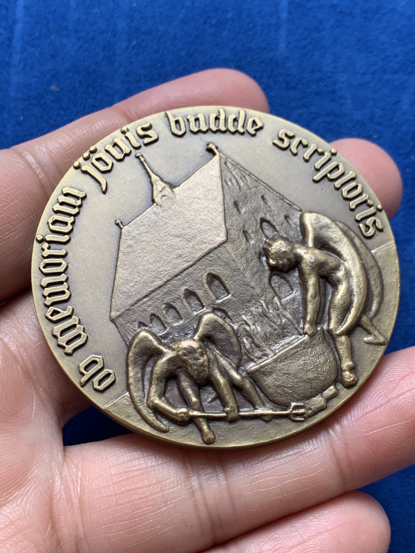 《竞宝斋》第243场-周日，周一 新年开场 (全场包邮) 瑞典1949宗教铜章 55.7mm 97.6g