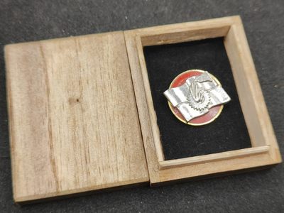 全场0元起拍 第136期 咸鱼国勋章拍卖专场 3月6日（周三）下午6：00开始 - 日本共产党 机关纸扩大月间徽章