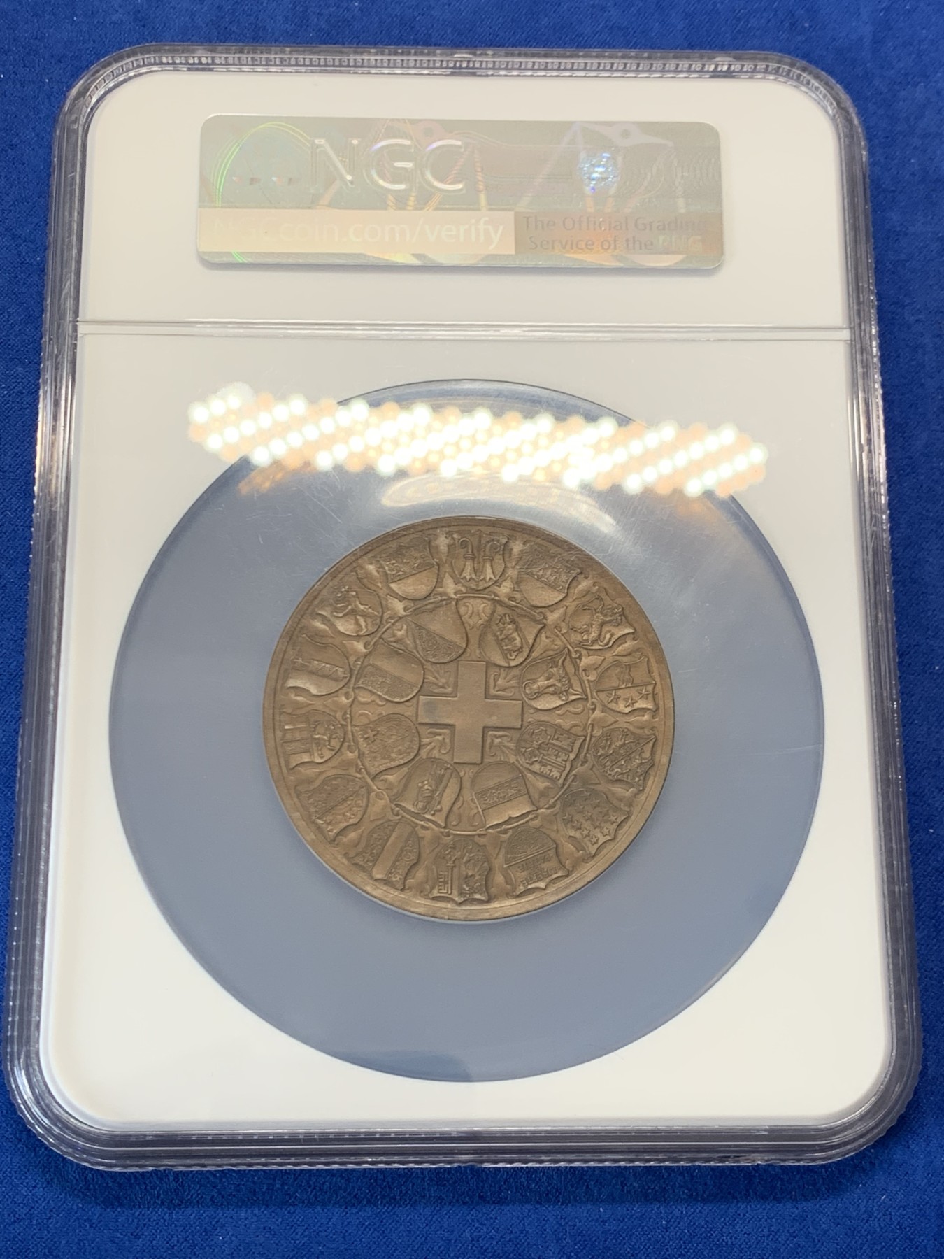 《竞宝斋》第243场-周日，周一 新年开场 (全场包邮) NGC MS63 瑞士1898国家博物馆铜章 大盒封装 章直径57mm左右 大规格