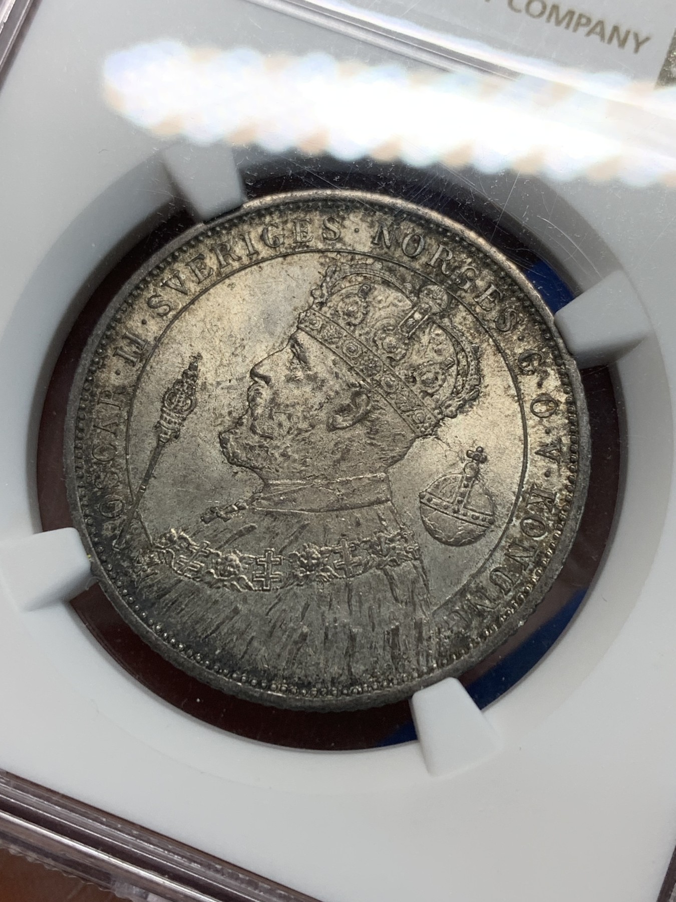 《竞宝斋》第243场-周日，周一 新年开场 (全场包邮) NGC MS64 瑞典1897年国王加冕2克朗银币 转光传世包浆，滴水未沾，高分难得