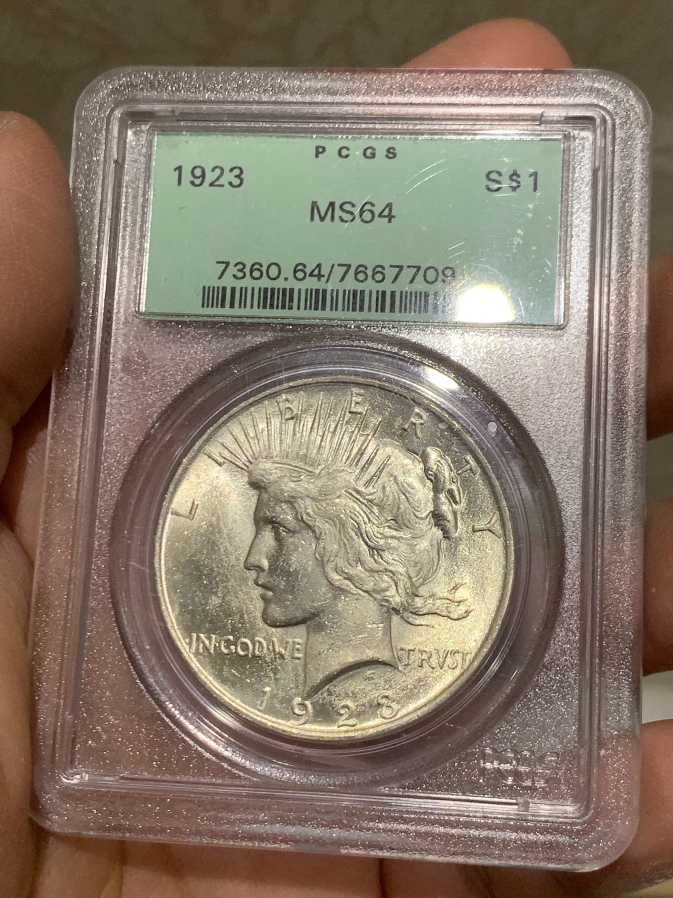 《竞宝斋》第243场-周日，周一 新年开场 (全场包邮) PCGS MS64 美国1923和平女神银币 少见老绿盒 此枚对比新盒霜光异常强烈