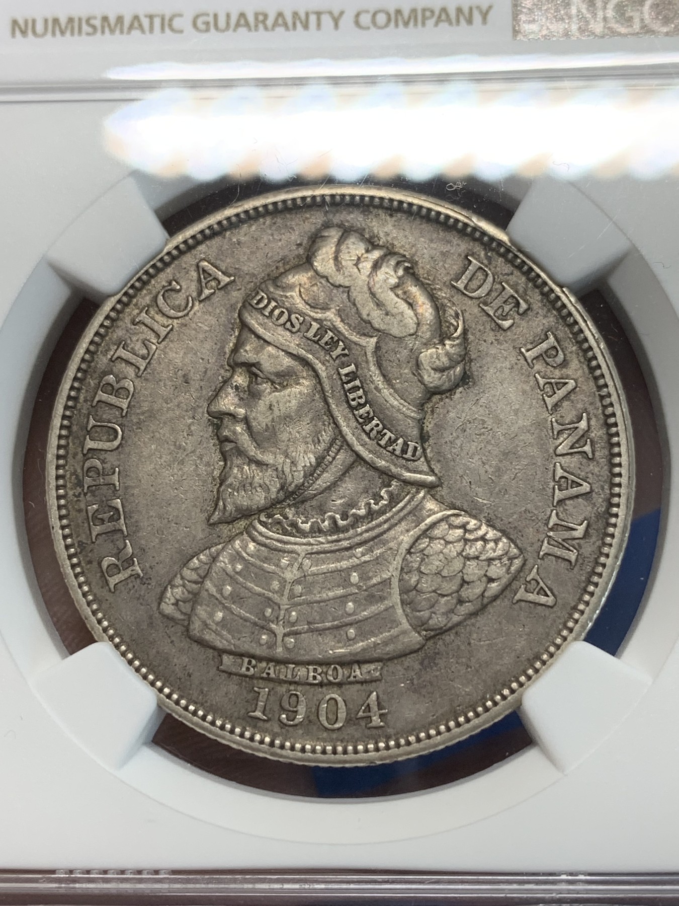 《竞宝斋》第243场-周日，周一 新年开场 (全场包邮) NGC XF45 巴拿马1904年50分大银币 巴拿马最早的主币 原味老包浆  上海严评了，还带点底光，细节足够au的