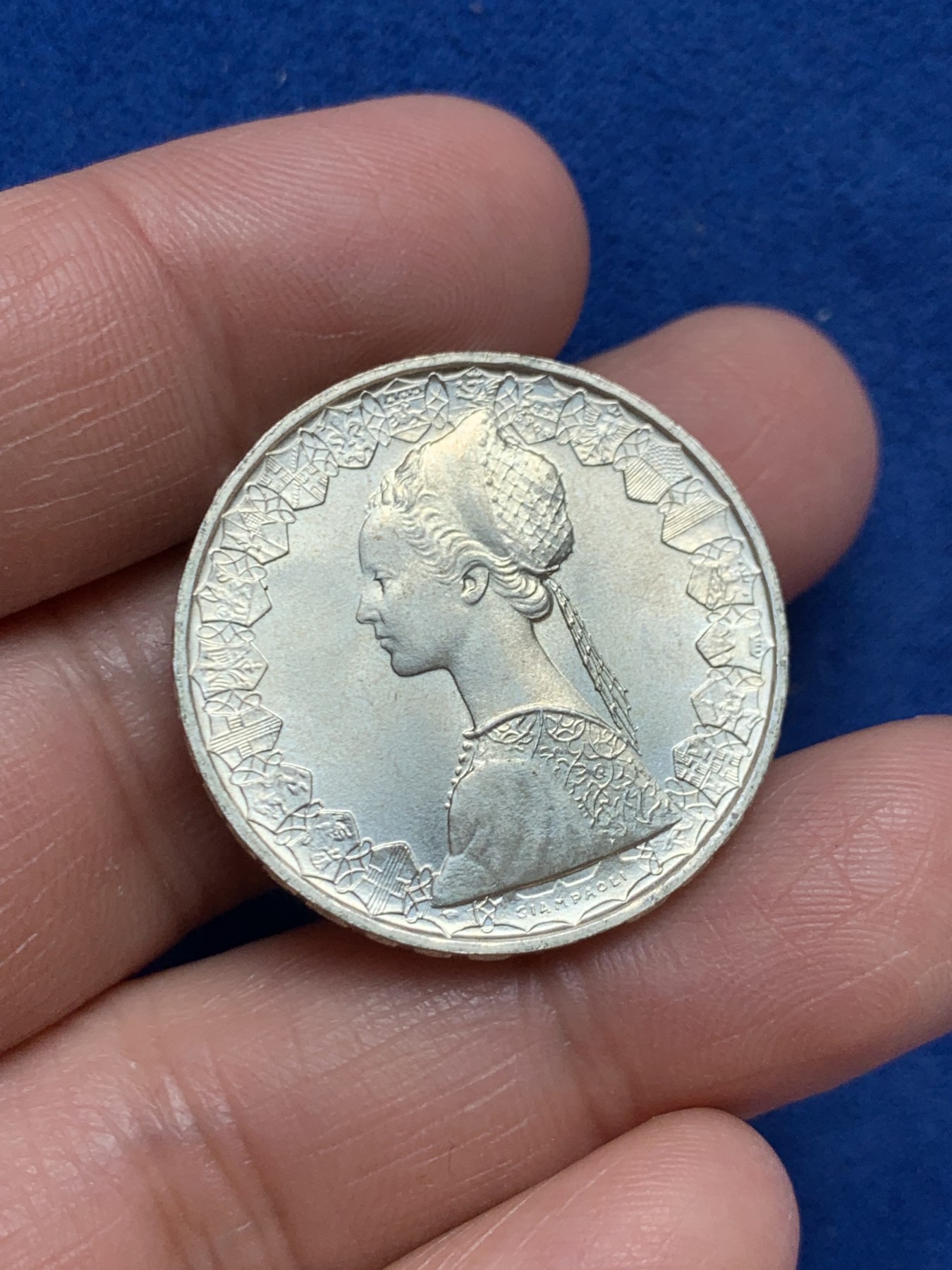 《竞宝斋》第243场-周日，周一 新年开场 (全场包邮) 1985年意大利500里拉银币 经典帆船少女 强烈转光