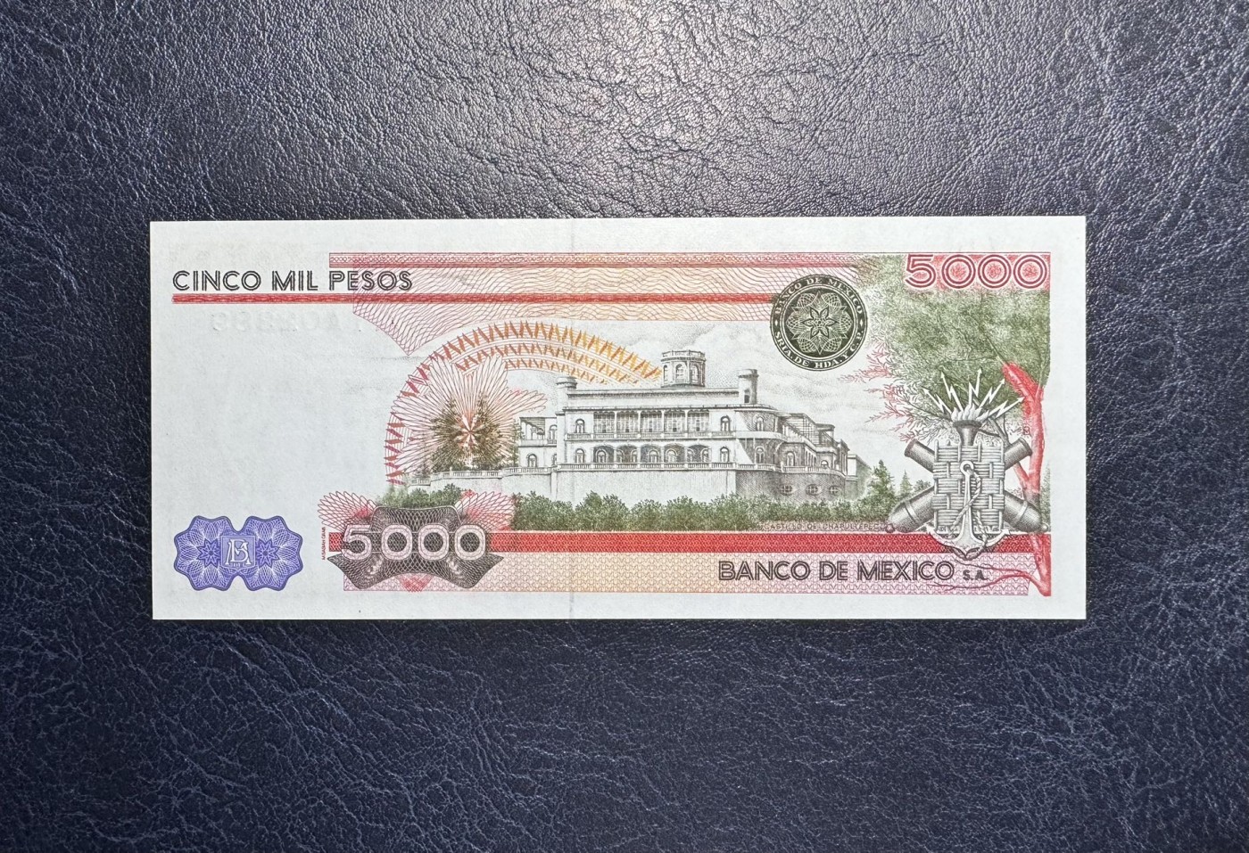 收藏联盟Quantum Auction 第328期拍卖  墨西哥1980年5000比索 品相全新UNC 首发冠 号码无47  非常稀少 票面自然油墨收缩 查普特佩克城堡