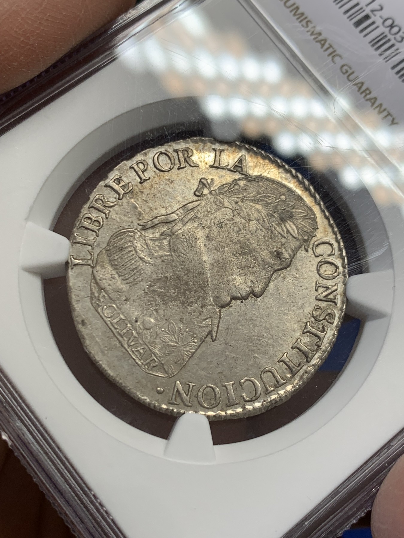 《竞宝斋》第243场-周日，周一 新年开场 (全场包邮) NGC MS61 1830PTS JL玻利维亚早期南美解放者玻利瓦尔戎装像4S半圆型银币，背面两只羊驼。早期南美，MS难得