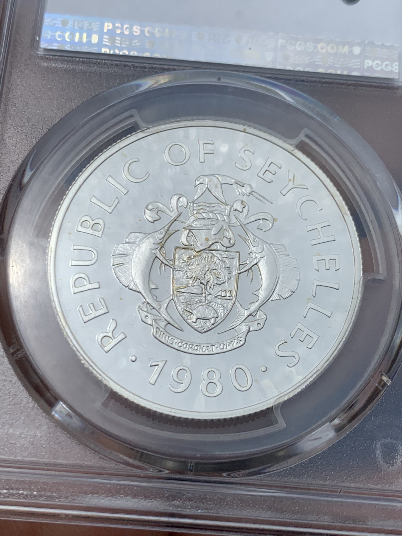 《竞宝斋》第243场-周日，周一 新年开场 (全场包邮) PCGS PR68 塞舌尔1980年国际儿童年50卢比精制纪念银币，925银，发行量1万枚。PROOF精制币，镜面状态，获得更高评级数量6枚。