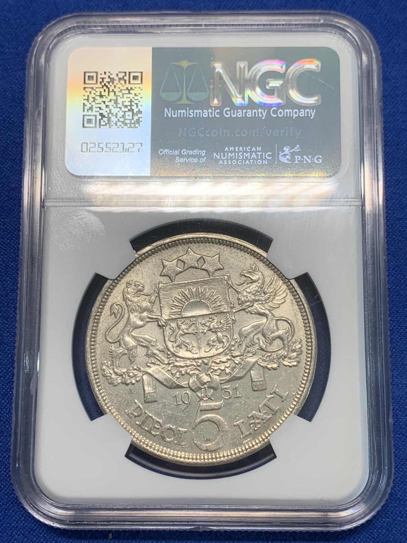 《竞宝斋》第243场-周日，周一 新年开场 (全场包邮) NGC UNCD 拉脱维亚1931年谷物女神5拉特纪念银币，币面清爽干净又漂亮，打制精美，状态极佳。