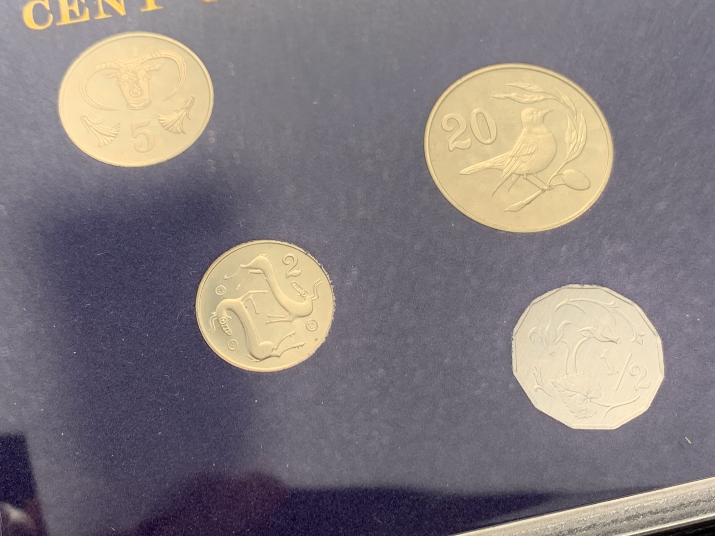 《竞宝斋》第243场-周日，周一 新年开场 (全场包邮) 塞浦路斯1983精制6枚套，英国皇家造币厂出品，原包装，好状态