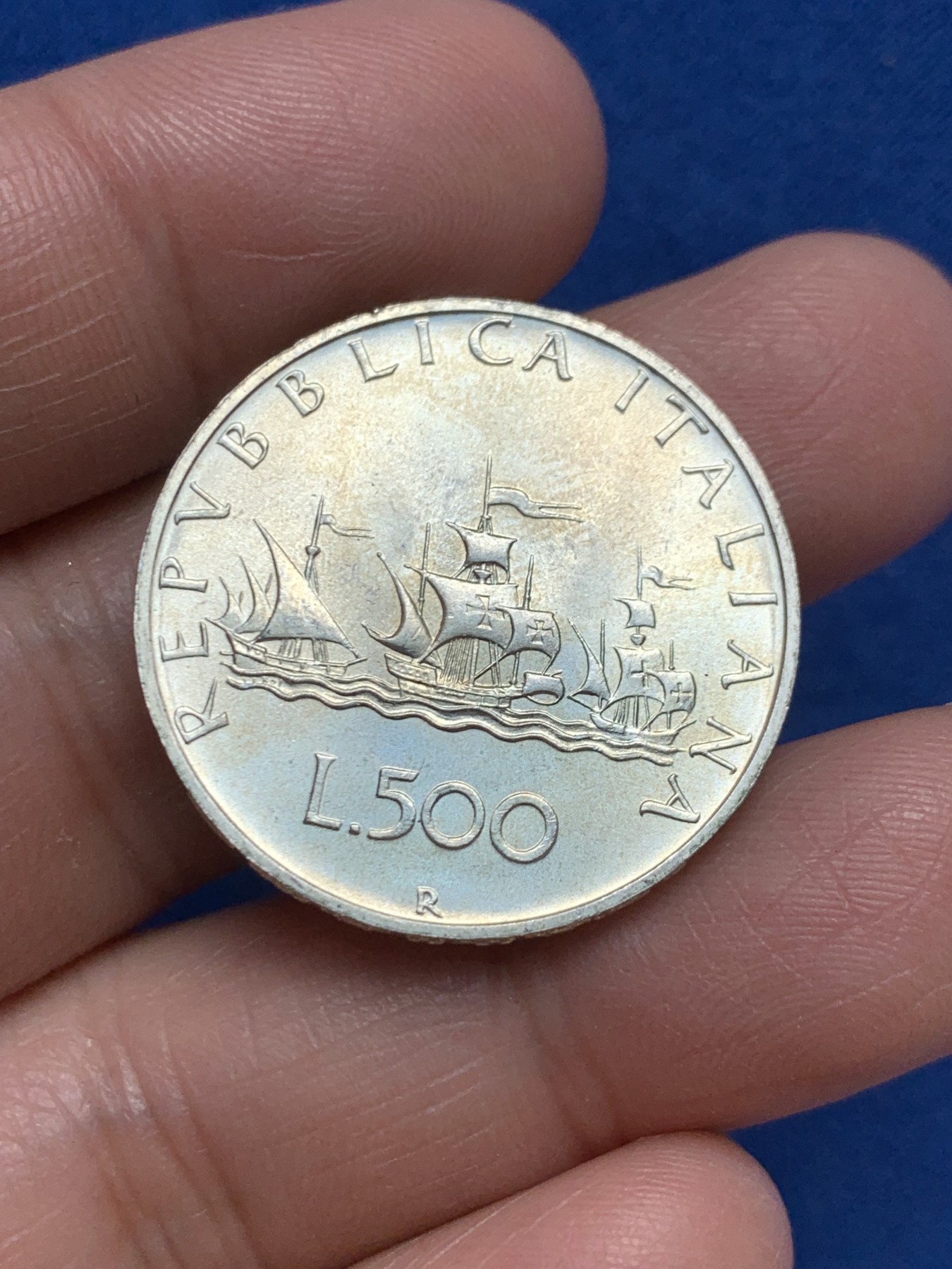 《竞宝斋》第243场-周日，周一 新年开场 (全场包邮) 1985年意大利500里拉银币 经典帆船少女 强烈转光