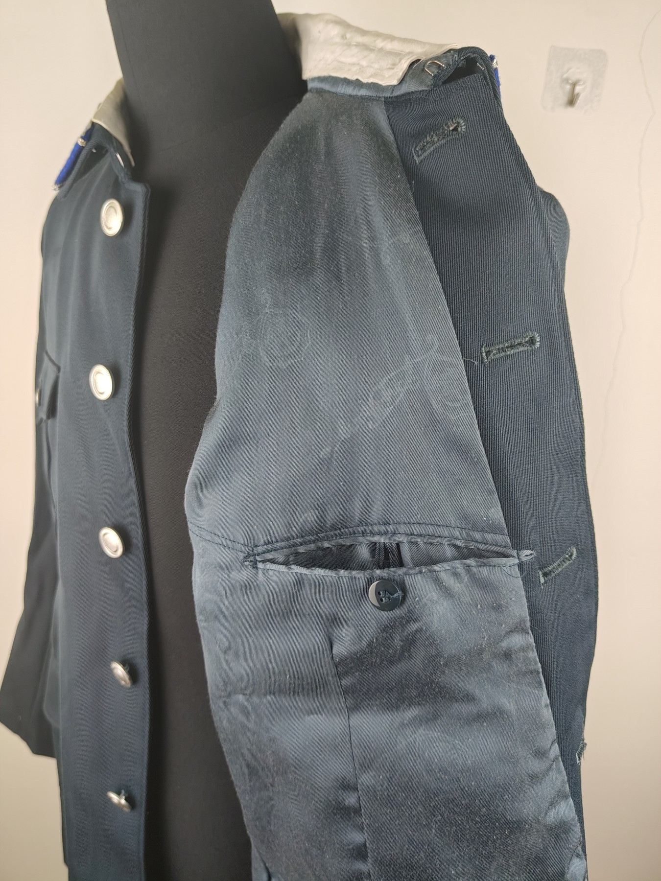 全场0元起拍 第136期 咸鱼国勋章拍卖专场 3月6日（周三）下午6：00开始 匈牙利空军常服上衣 肩宽49    胸围116    腰围112   袖长64  衣长80