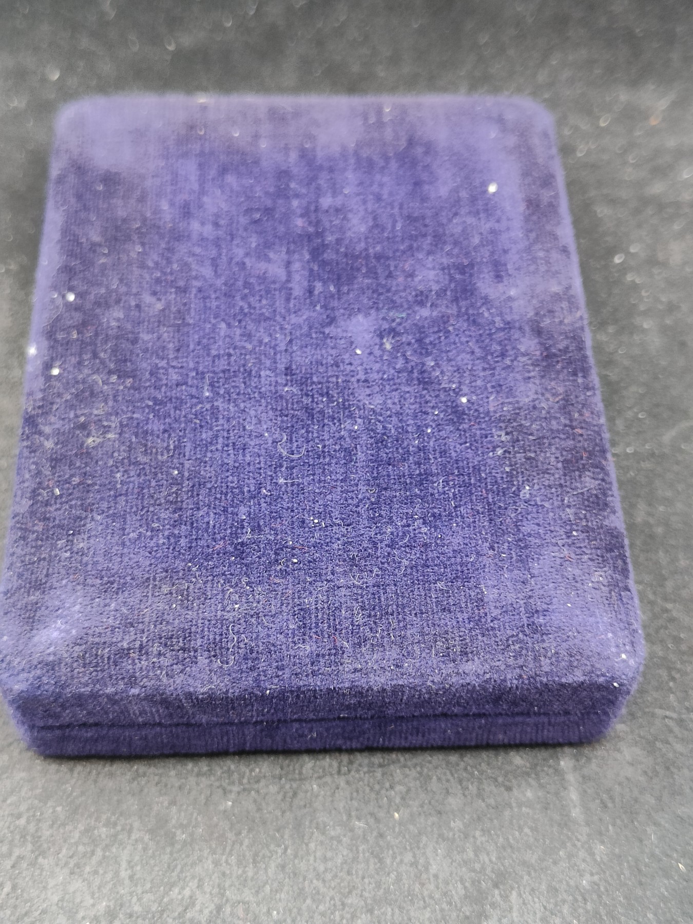 全场0元起拍 第136期 咸鱼国勋章拍卖专场 3月6日（周三）下午6：00开始 朝总联版 朝鲜功劳奖章 烫金国徽盒