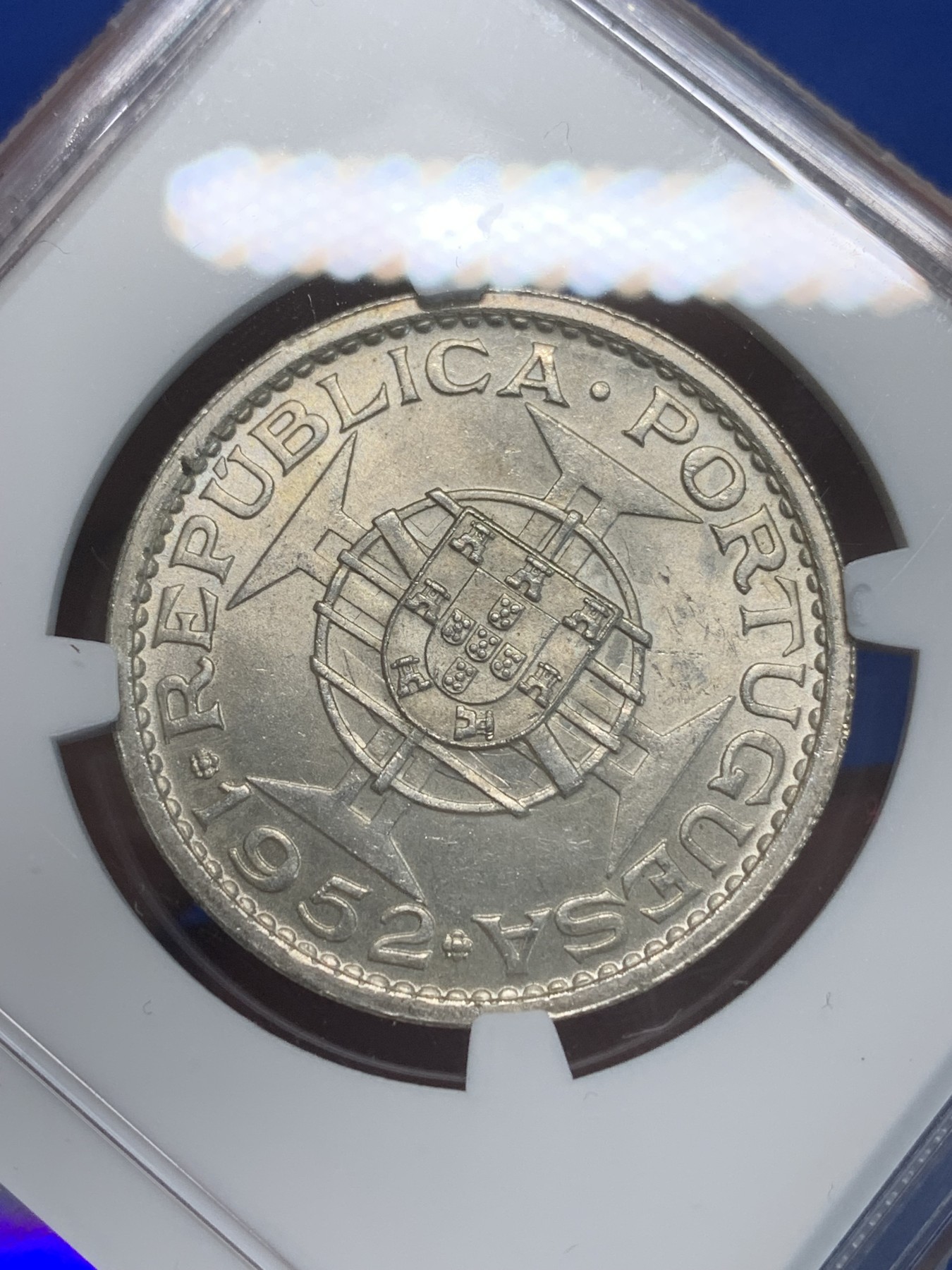 《竞宝斋》第243场-周日，周一 新年开场 (全场包邮) NGC MS64 澳门1952年5元银币