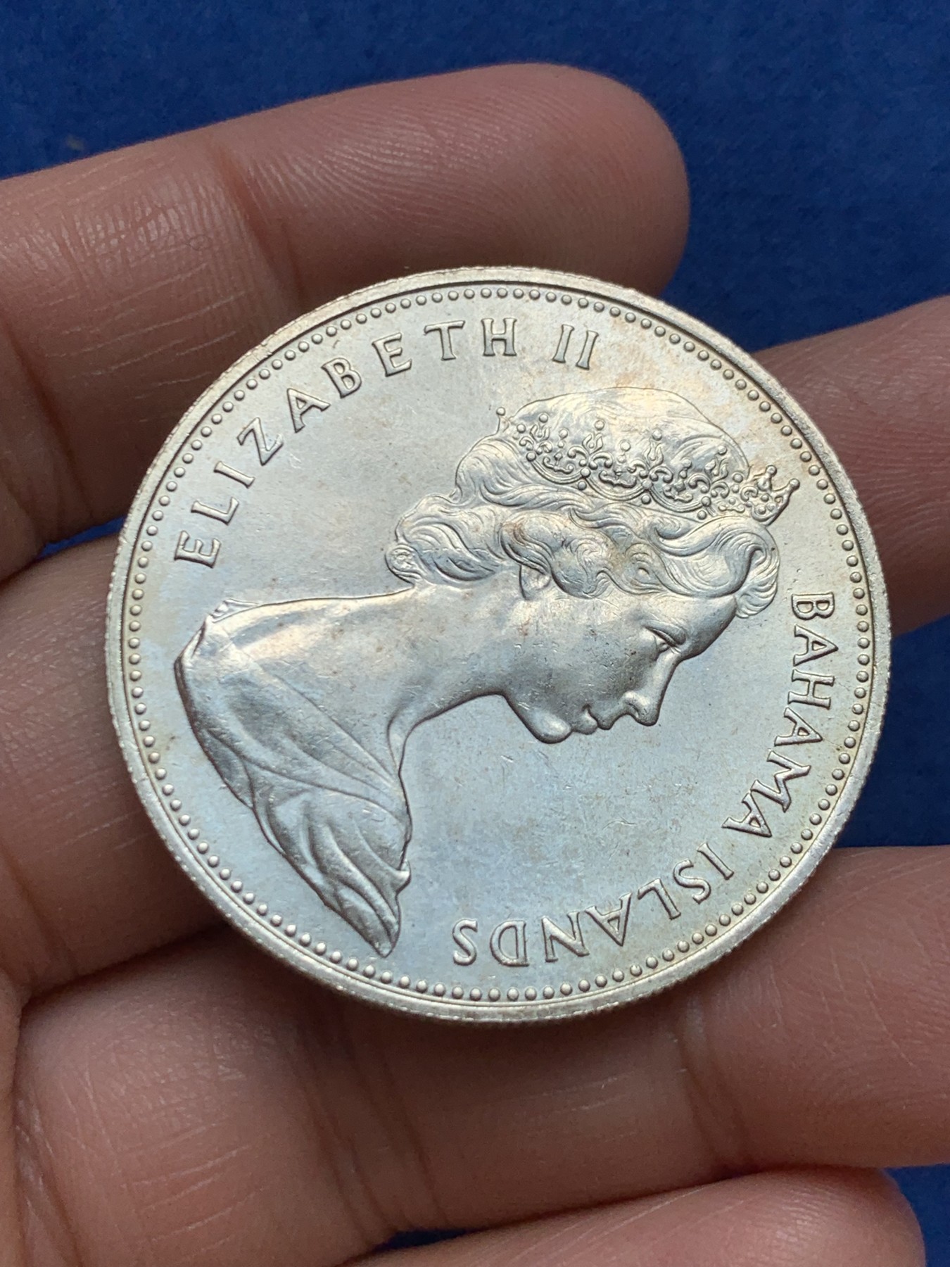 《竞宝斋》第243场-周日，周一 新年开场 (全场包邮) 巴哈马1969年伊丽莎白二世2元原光大银币 925银 29.8g 40mm