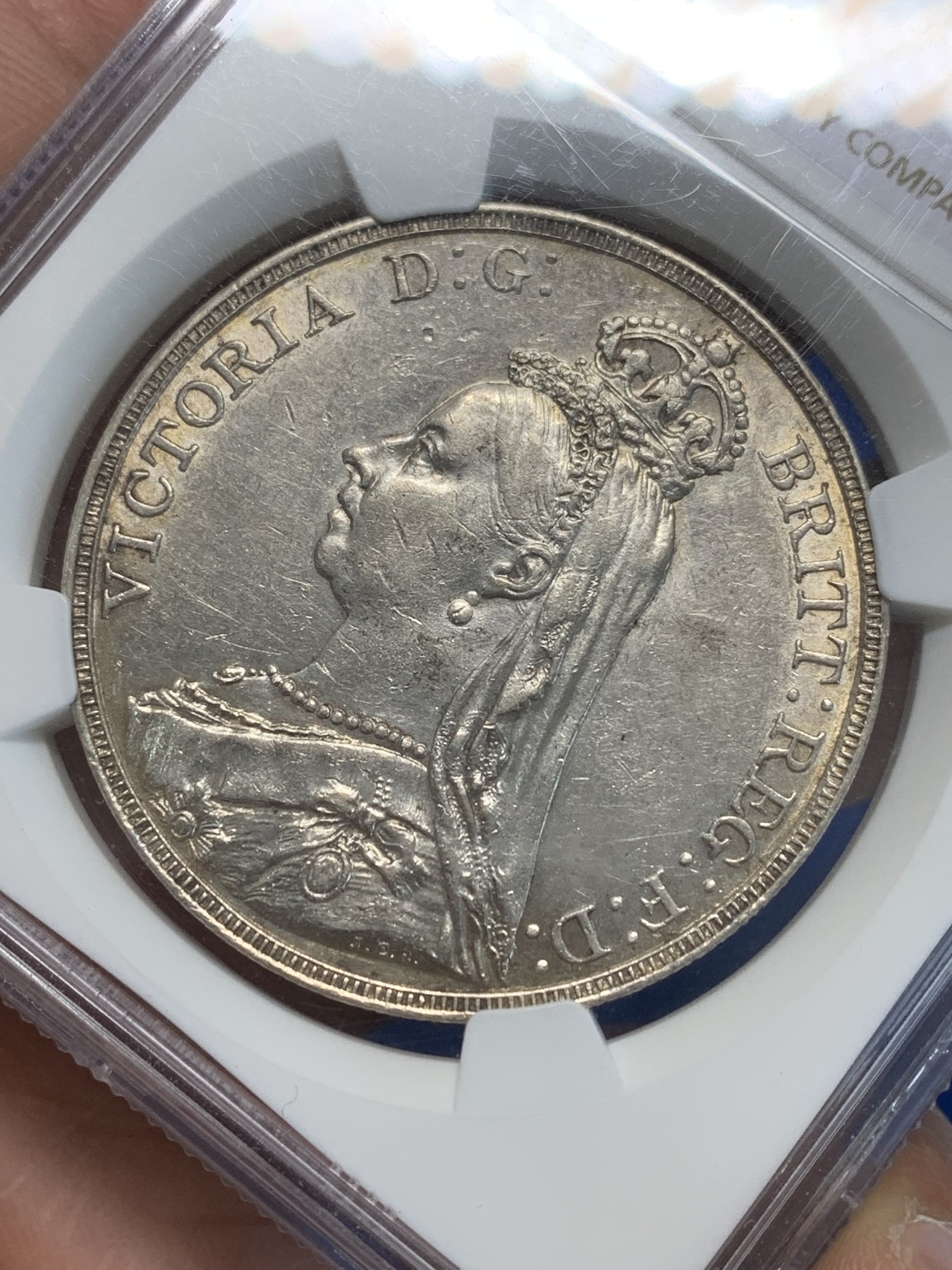 《竞宝斋》第243场-周日，周一 新年开场 (全场包邮) NGC AU53 英国1891年维多利亚高冠马剑克朗大银币