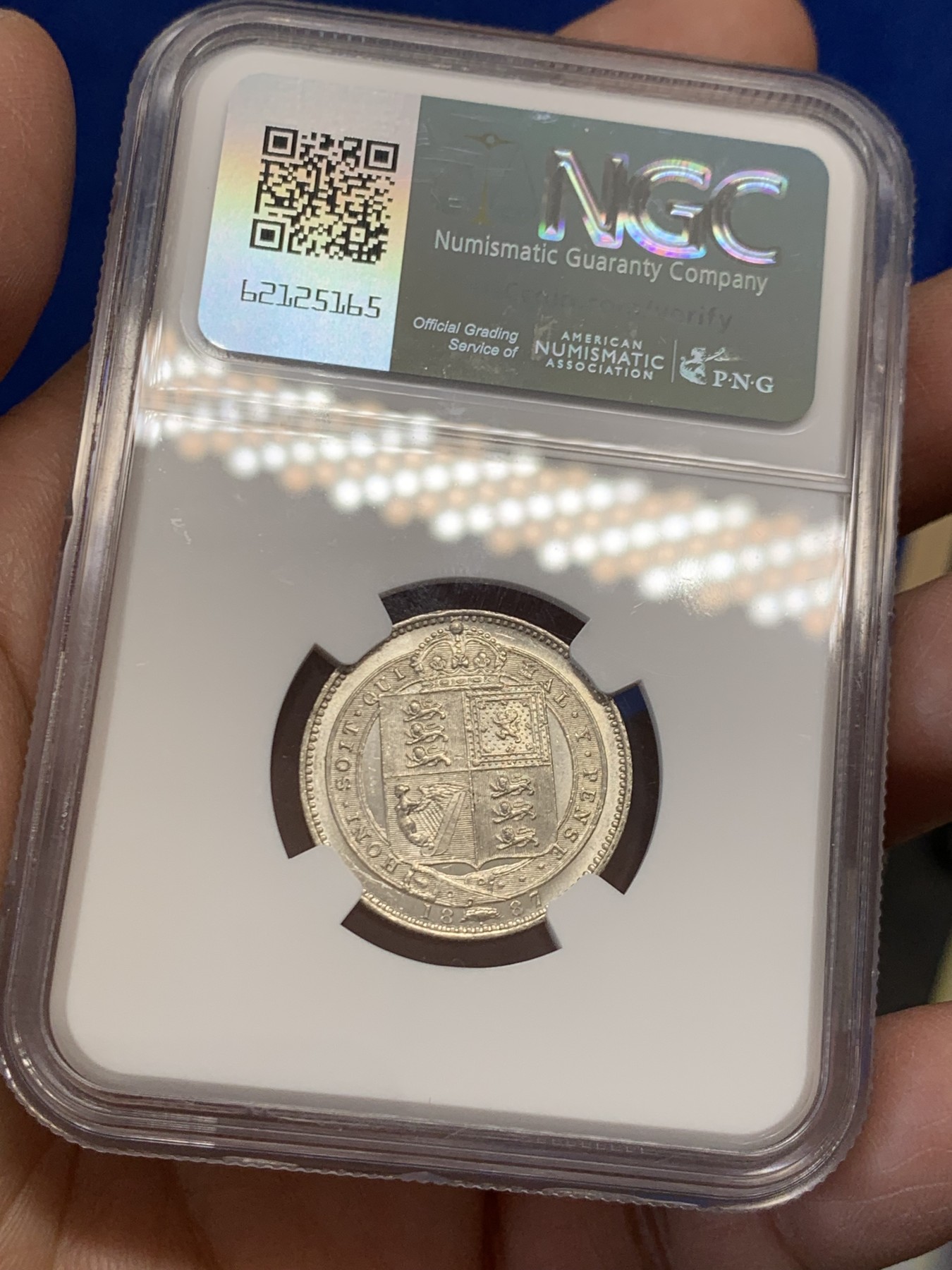 《竞宝斋》第243场-周日，周一 新年开场 (全场包邮) NGC MS61 英国1887年维多利亚高冠1先令银币 白霜光 细节漂亮 干净清爽