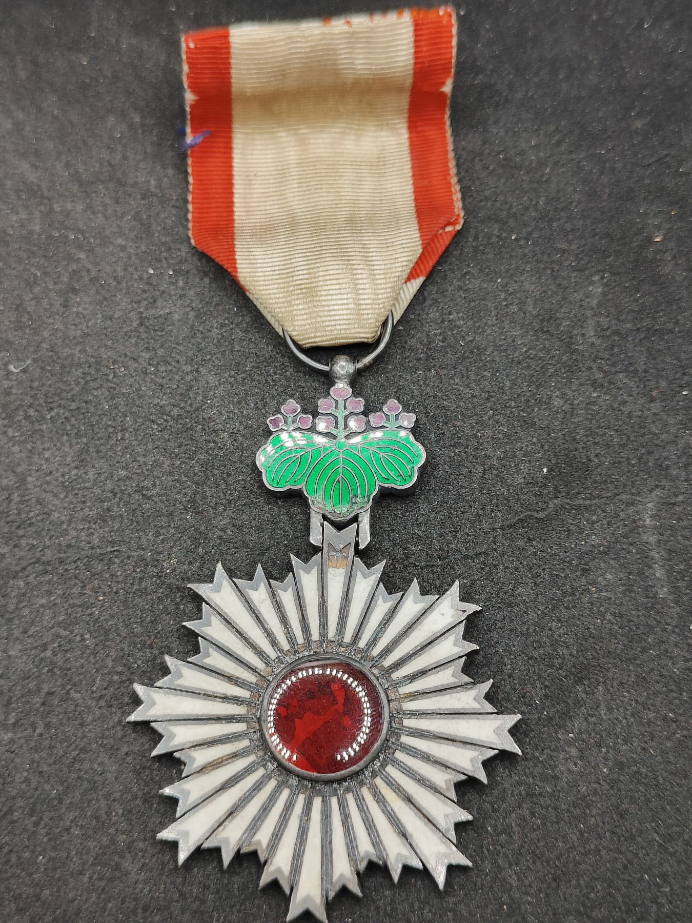 全场0元起拍 第136期 咸鱼国勋章拍卖专场 3月6日（周三）下午6：00开始 日本明治时期六等旭日章 银制