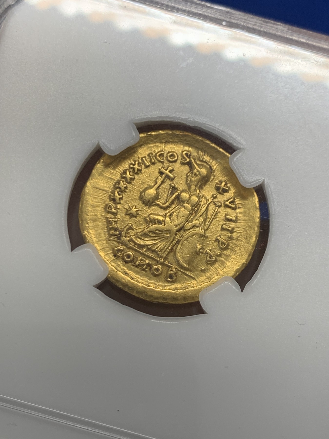 《竞宝斋》第243场-周日，周一 新年开场 (全场包邮) 奈斯评级 CH XF 东罗马帝国-拜占庭443-450年迪奥多西二世皇帝 1索里多金币 高纯度丝路古金币 君士坦丁堡造币