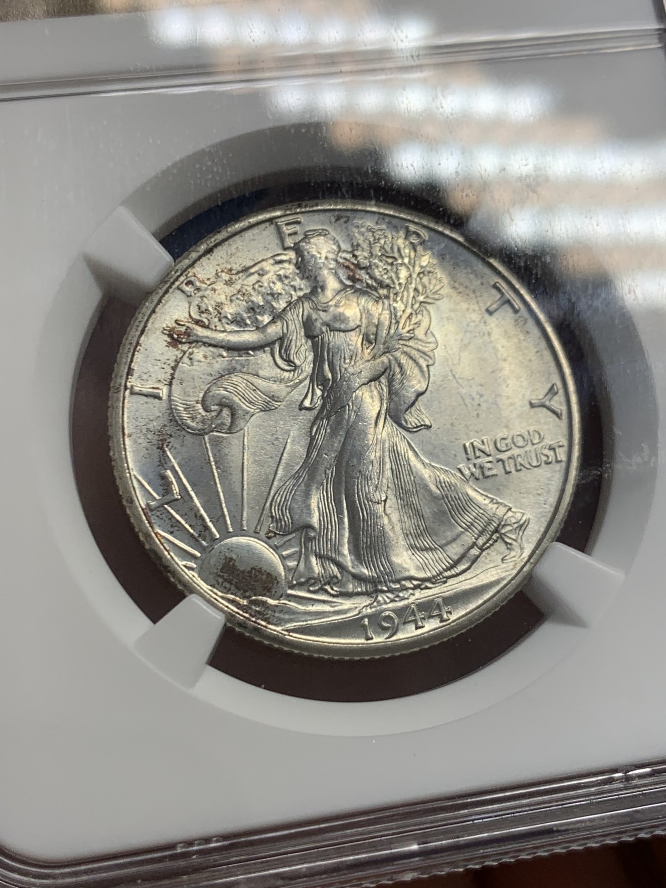 《竞宝斋》第243场-周日，周一 新年开场 (全场包邮) NGC MS65 美国1944年行走女神半圆银币 女神手撒金沙惟妙惟肖 状态难得