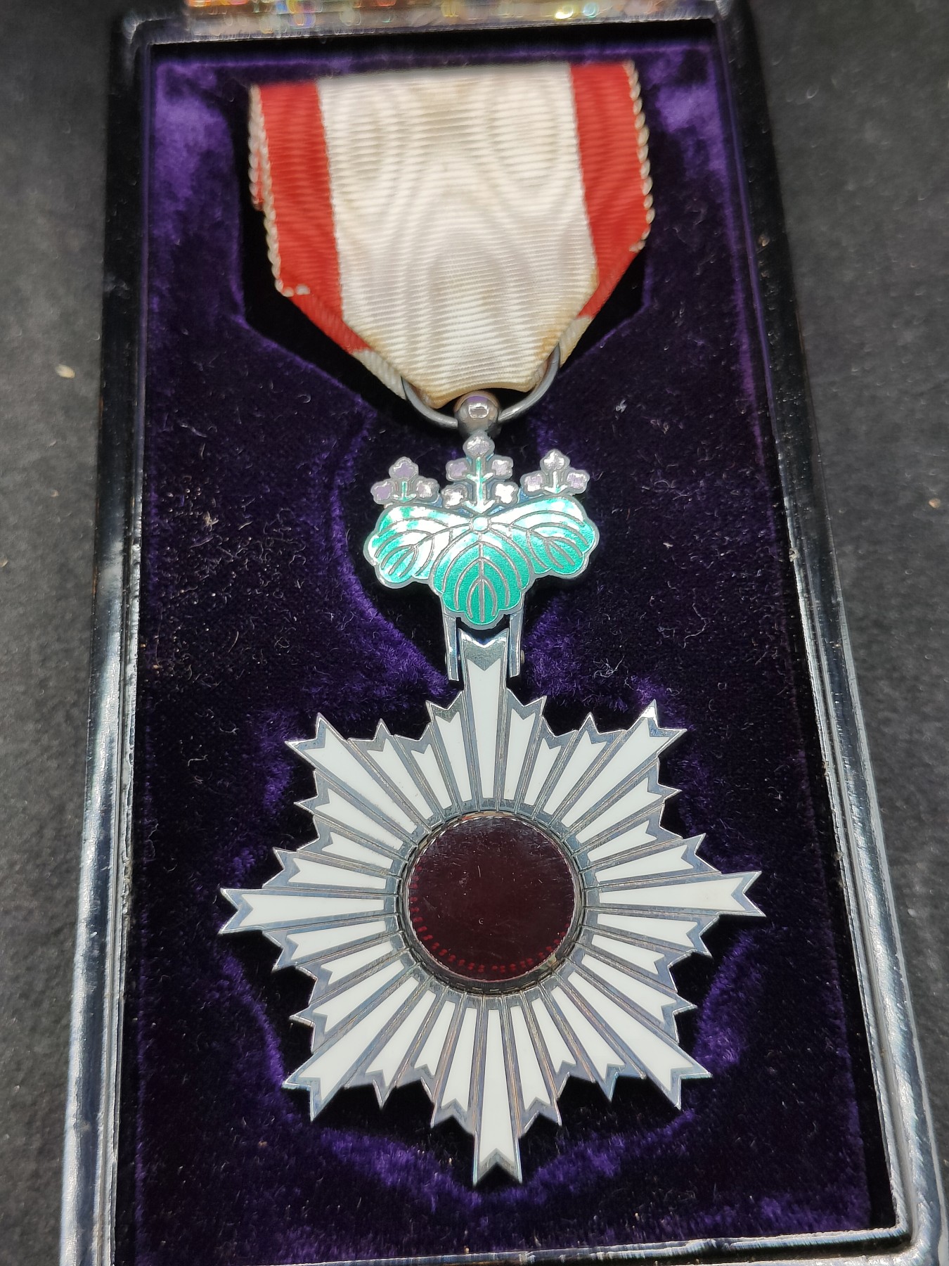 全场0元起拍 第136期 咸鱼国勋章拍卖专场 3月6日（周三）下午6：00开始 日本六等旭日章 美品银制带盒