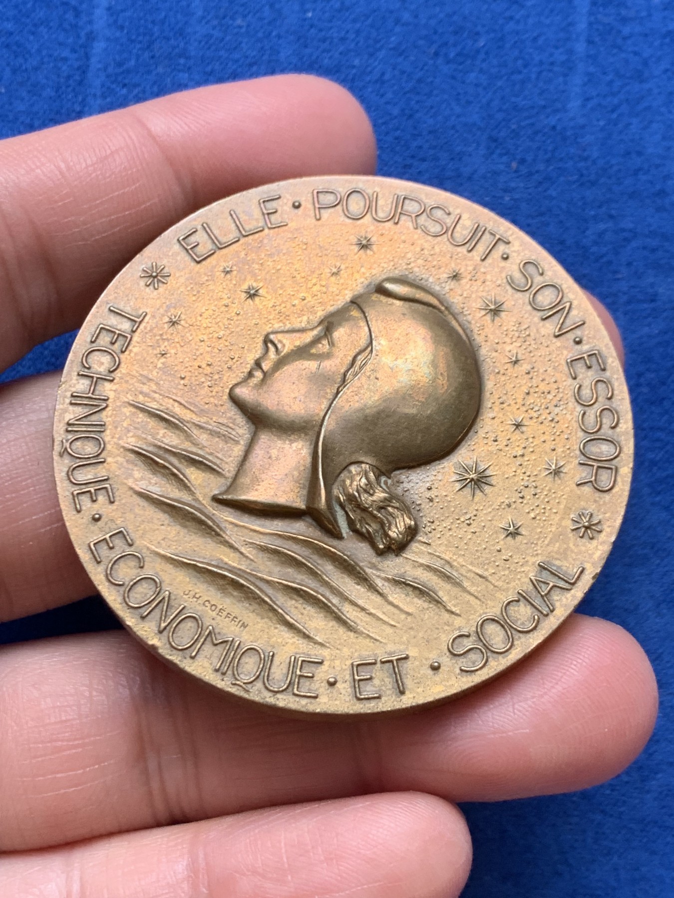 《竞宝斋》第243场-周日，周一 新年开场 (全场包邮) 法国1968年玛丽安娜铜章 纪念大西洋航运公司法国号邮轮开通LE HAVRE-NEW YORK航线 船面包浆绚丽自然 53.2mm 74.8克