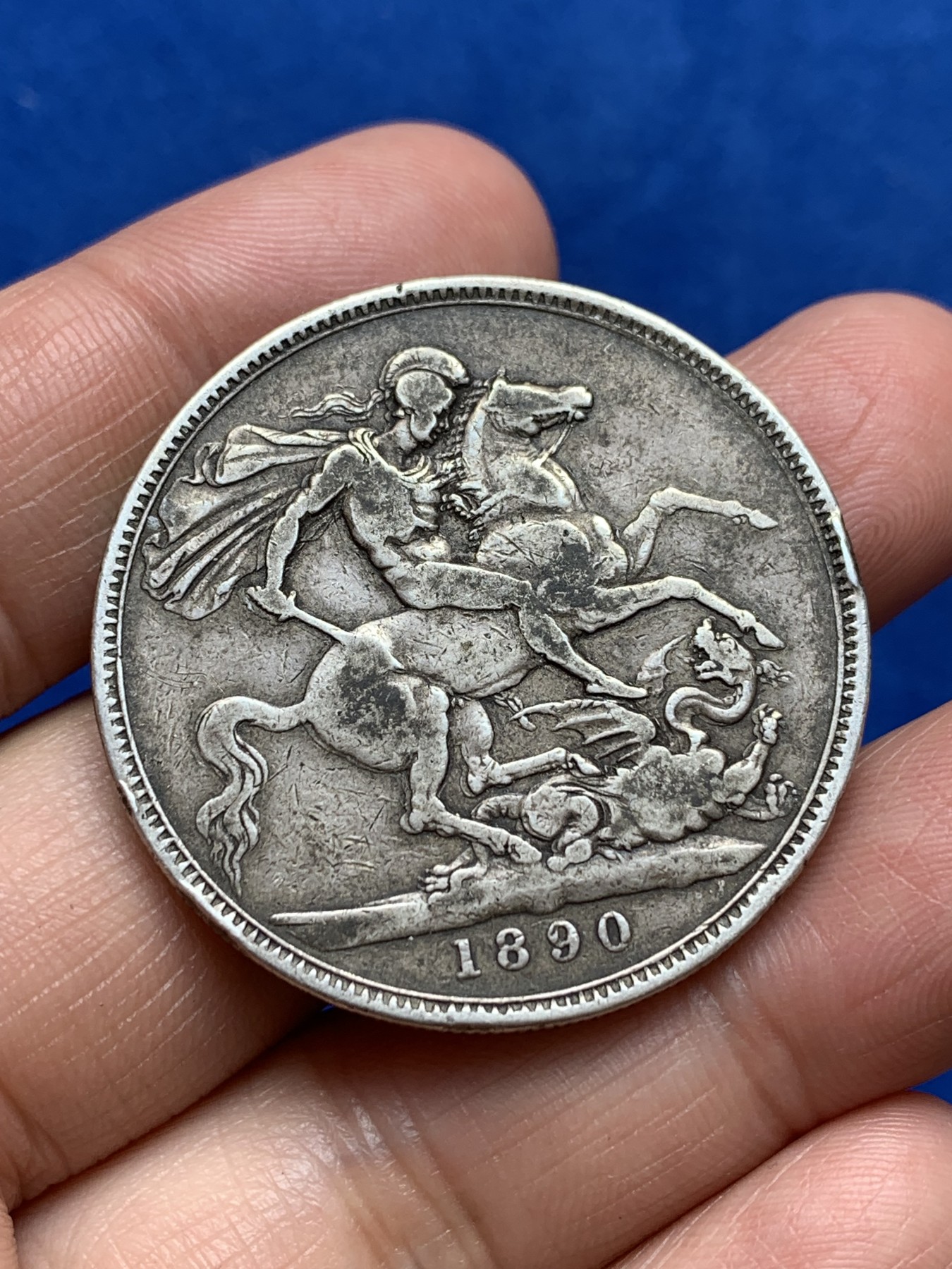 《竞宝斋》第244场-周日，周一 新年开场 (全场包邮) 英国1890年老维高冠马剑克朗原味大银币