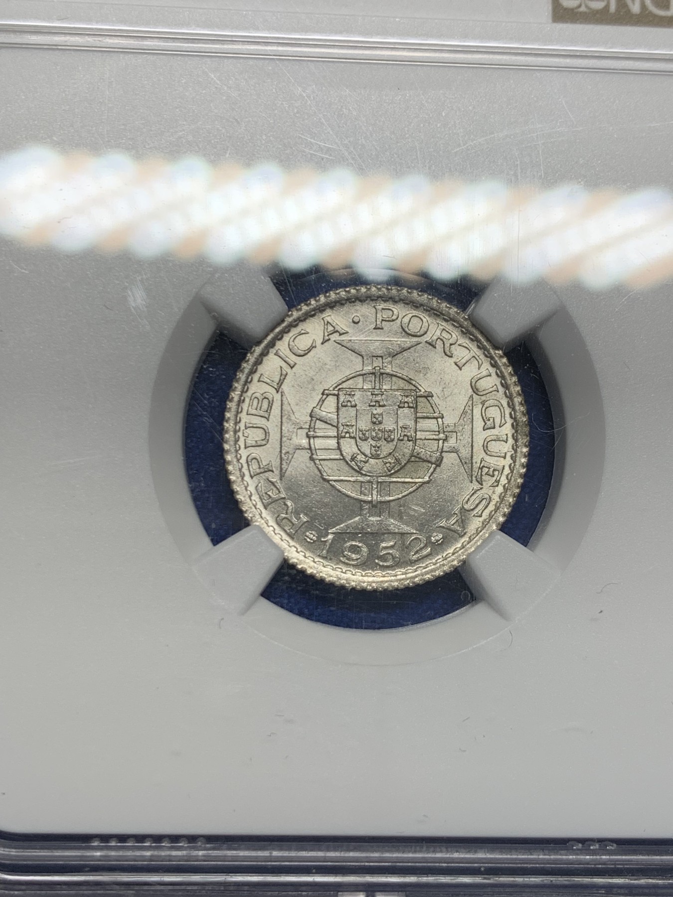 《竞宝斋》第244场-周日，周一 新年开场 (全场包邮) NGC MS64 澳门1952年一元银币 澳门第一套流通银币 配套佳品