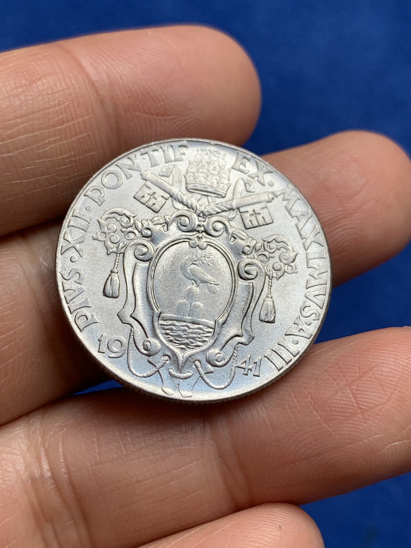 《竞宝斋》第244场-周日，周一 新年开场 (全场包邮) 两枚一组 梵蒂冈50分+2里拉，转光好品，62分往上的品相，梵蒂冈的币不多见