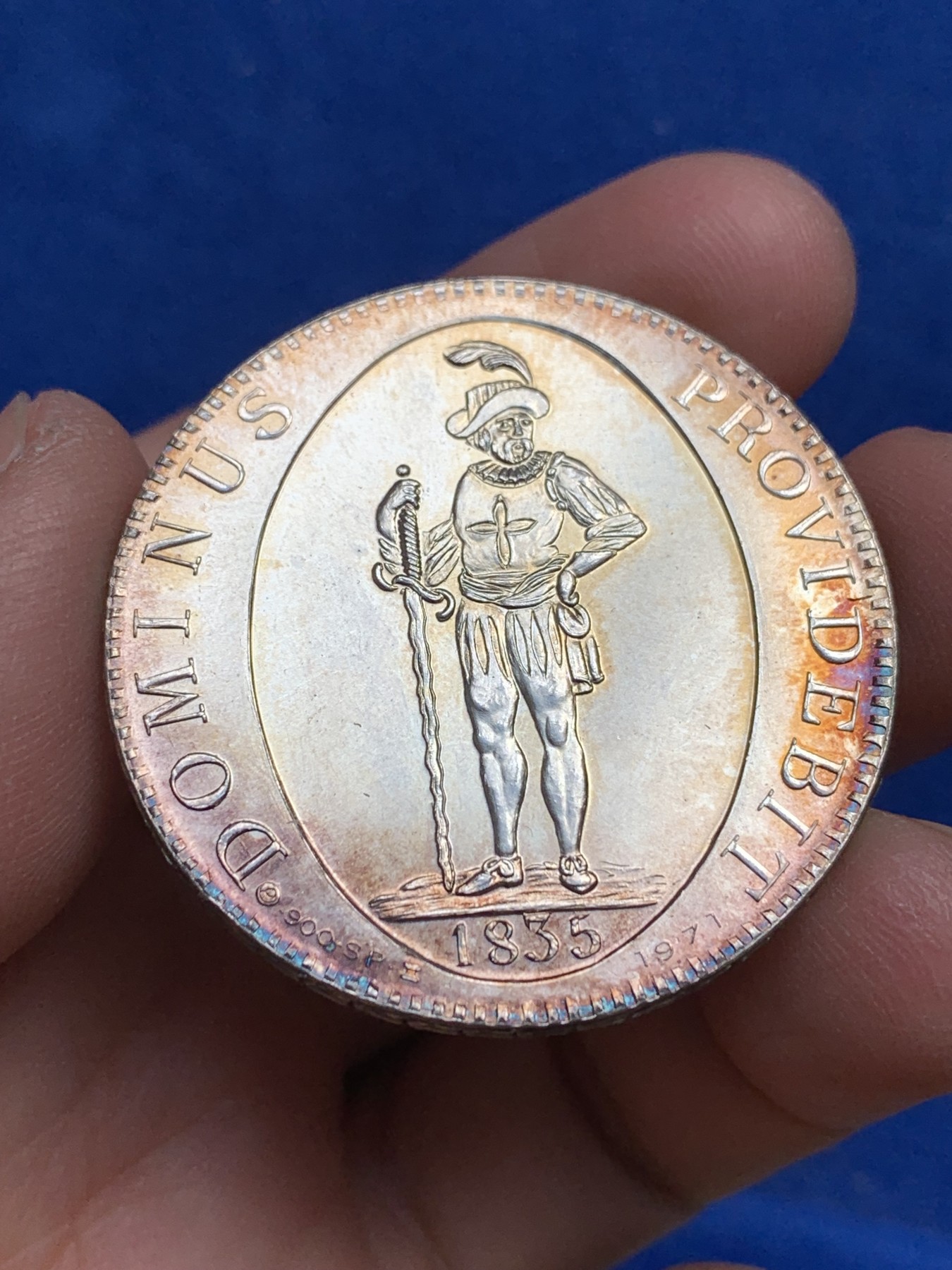 《竞宝斋》第244场-周日，周一 新年开场 (全场包邮) 1971瑞士伯尔尼雇佣军经典银币复刻版银章 40.9mm 30g