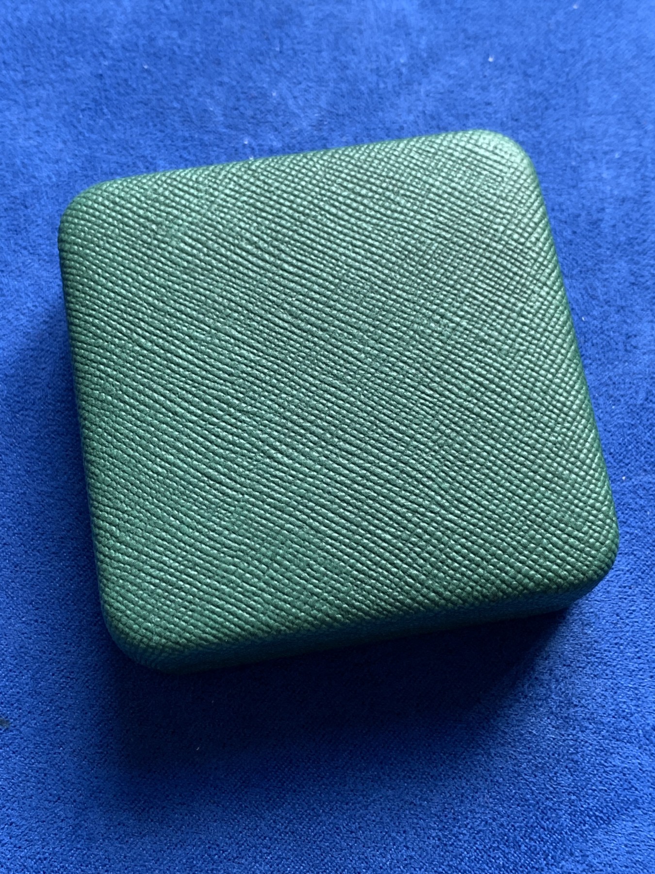 《竞宝斋》第244场-周日，周一 新年开场 (全场包邮) 2012年拉脱维亚里加动物园精制银币 克劳斯获奖作品 可爱精美 币完好外壳小划痕 盒证齐全 27g 925银